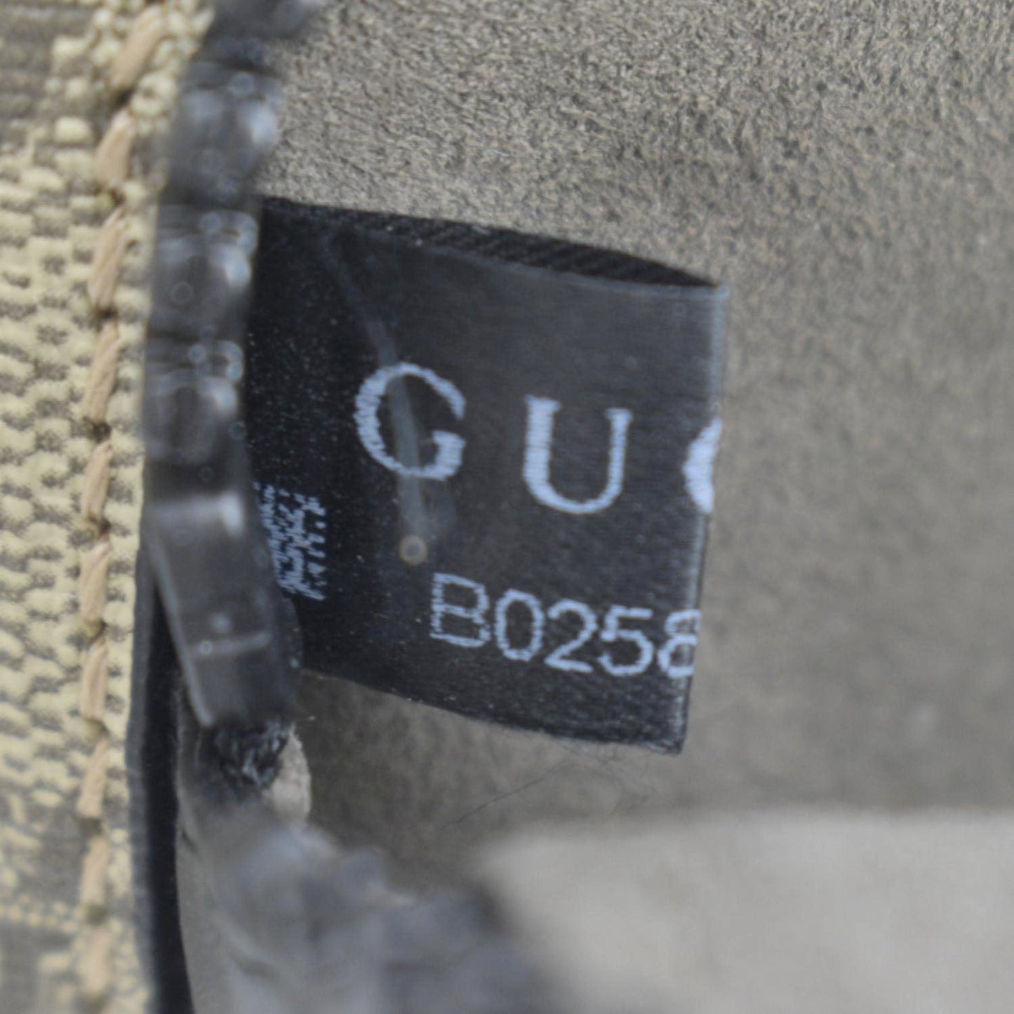 GUCCI GG Supreme Canvas Belt Bag Black 450946
