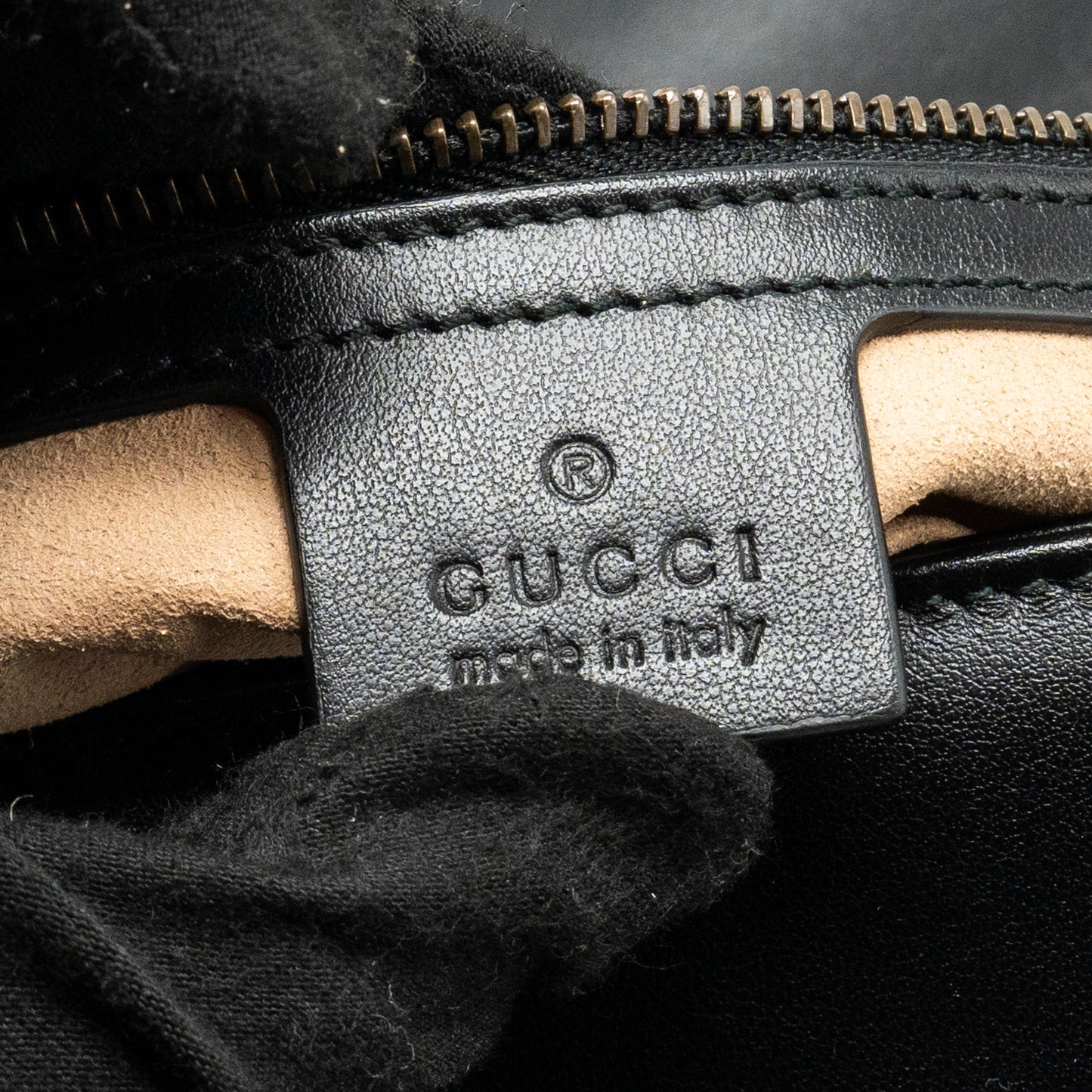 GUCCI SMALL GG MARMONT BAG CALFSKIN BLACK