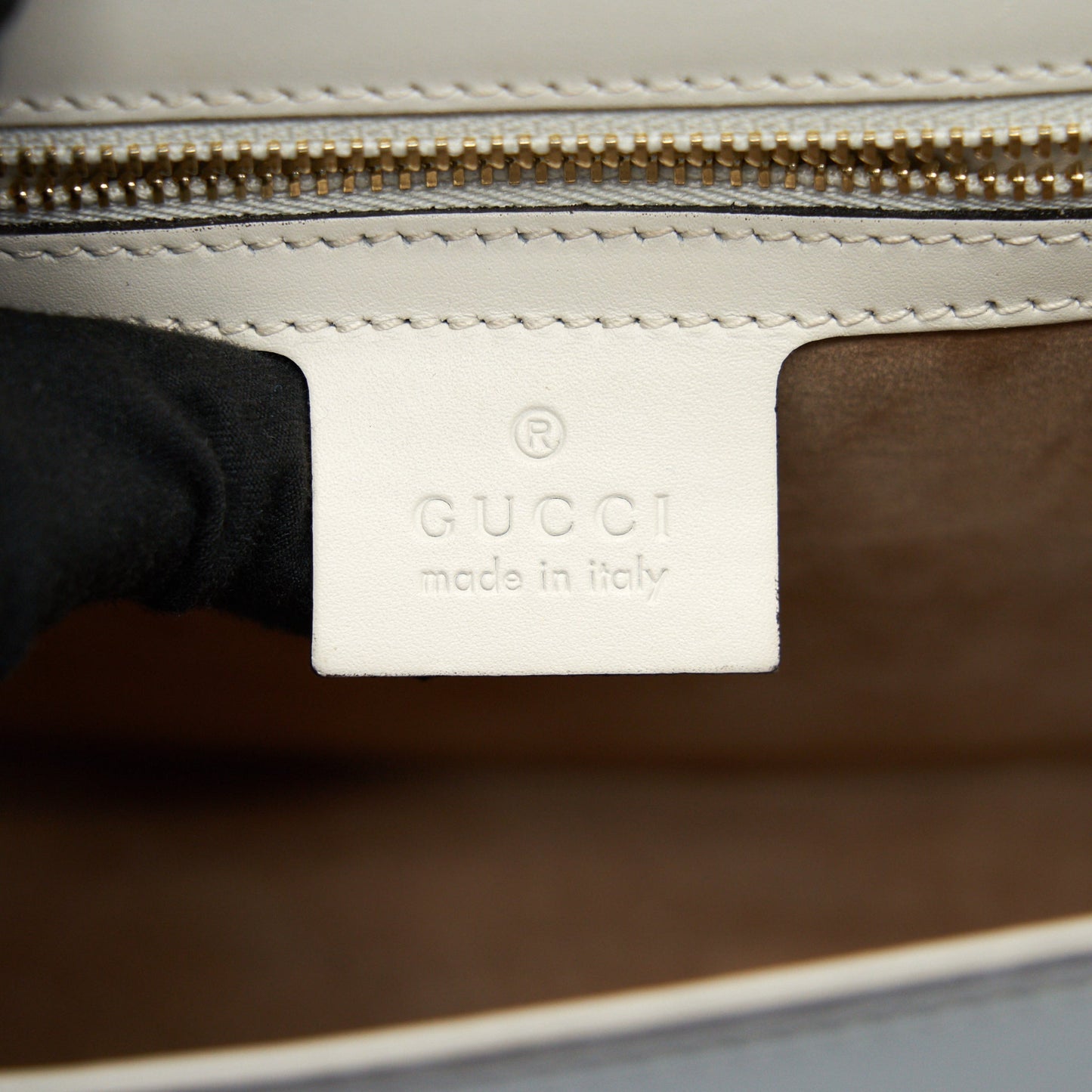 GUCCI SMALL SYLVIE BAG IN WHITE