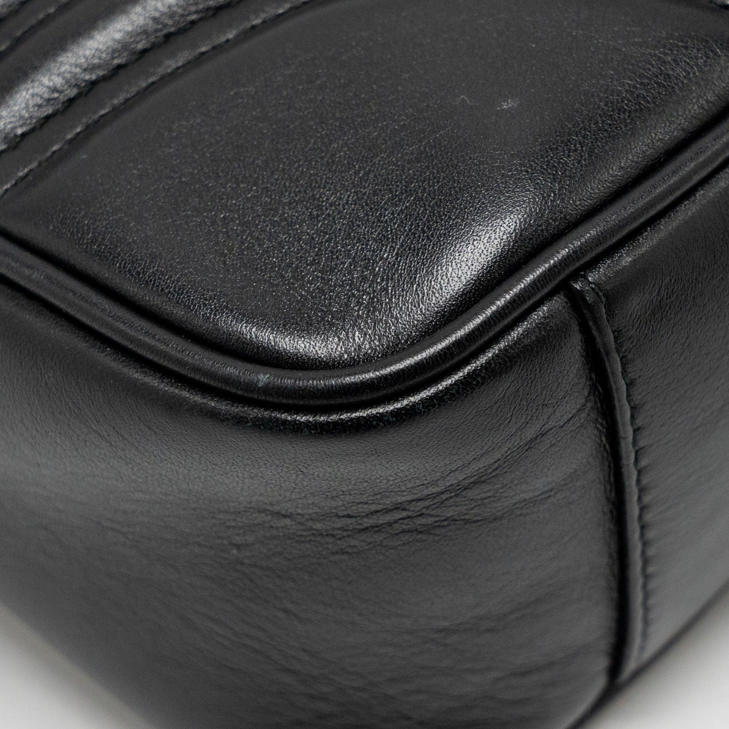 Gucci Medium GG Marmont Shoulder Bag Calfskin Black