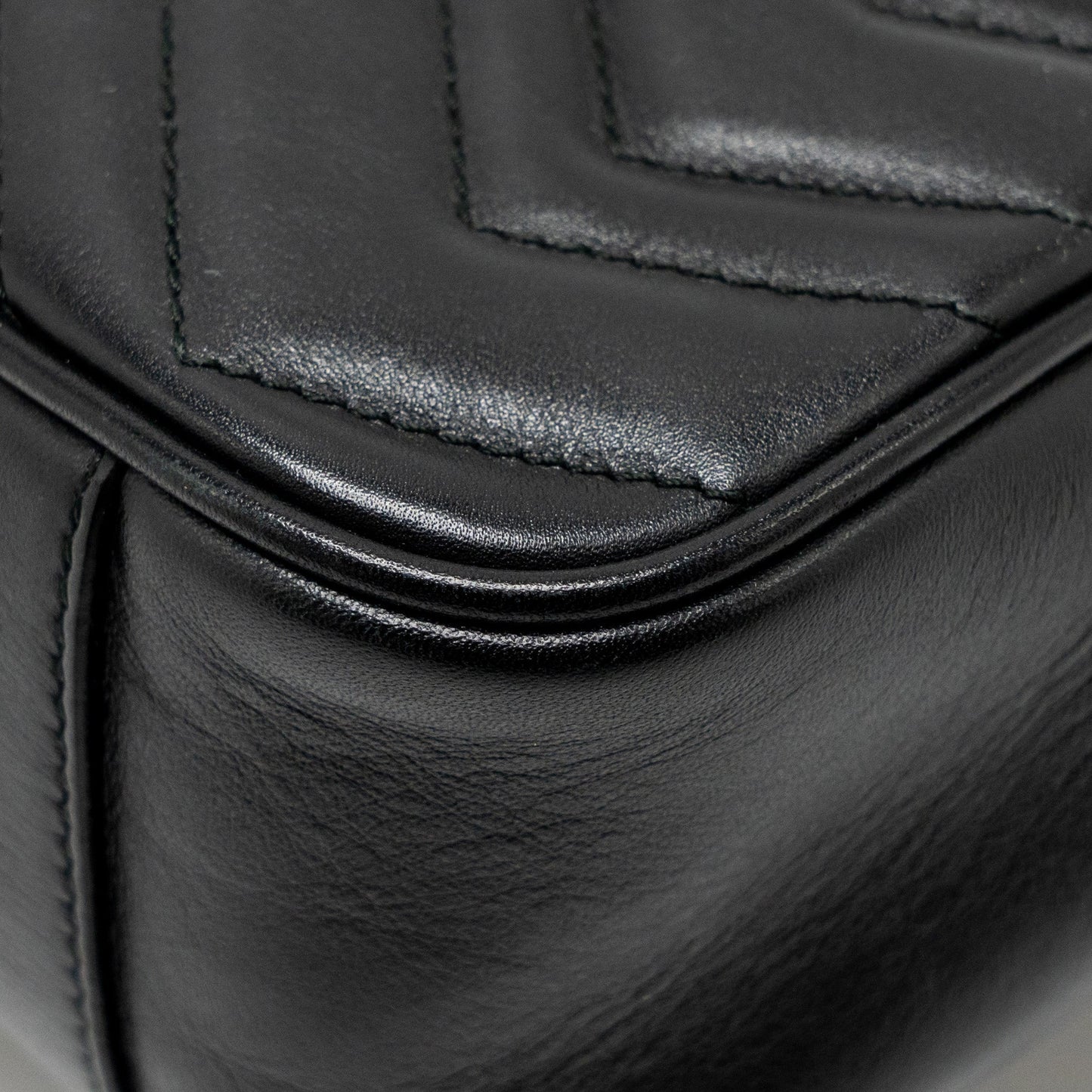 Gucci Medium GG Marmont Shoulder Bag Calfskin Black