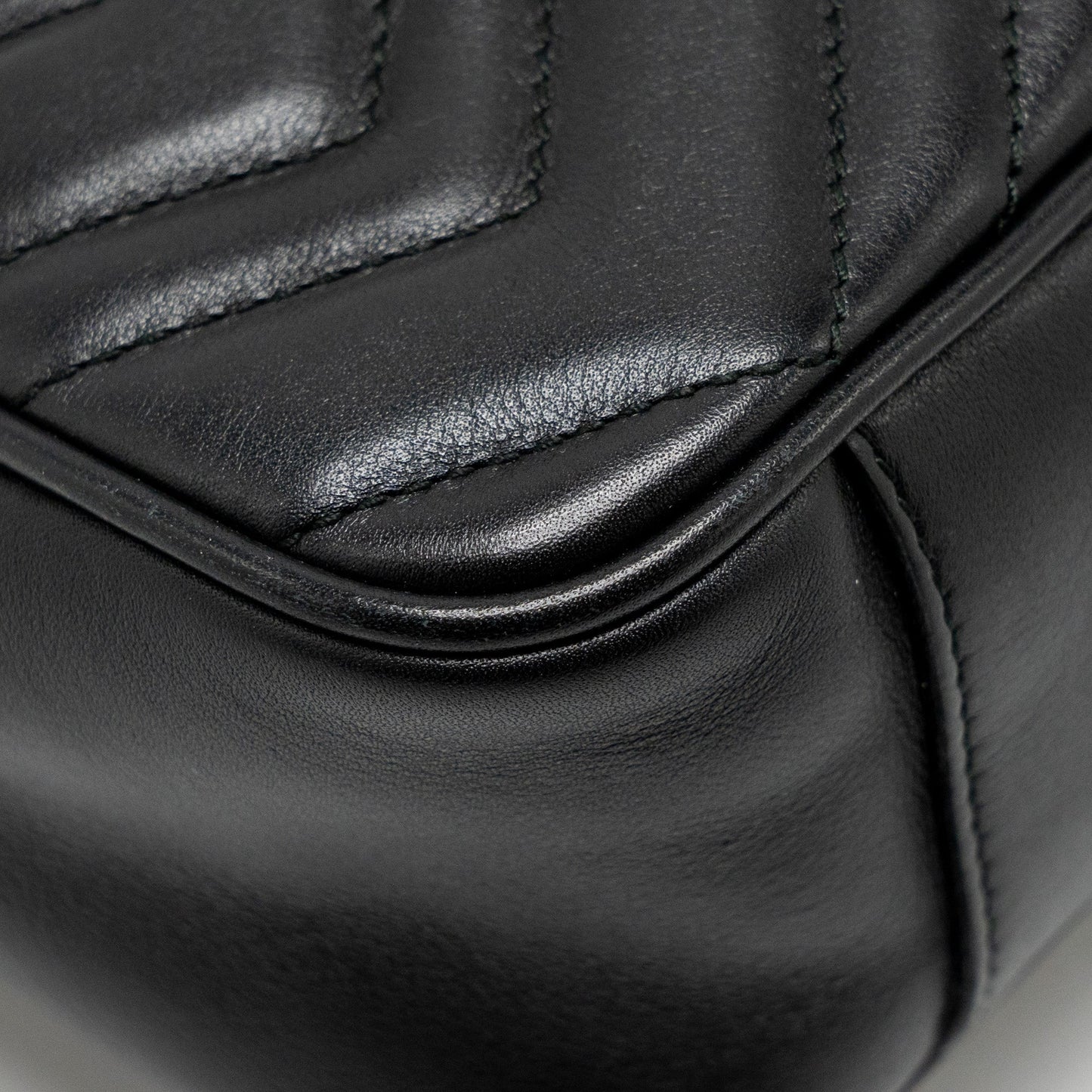 Gucci Medium GG Marmont Shoulder Bag Calfskin Black