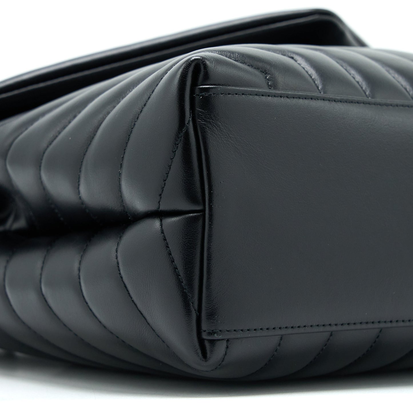 Saint Laurent / YSL Medium LouLou Shoulder Bag Calfskin Black with Black Hardware