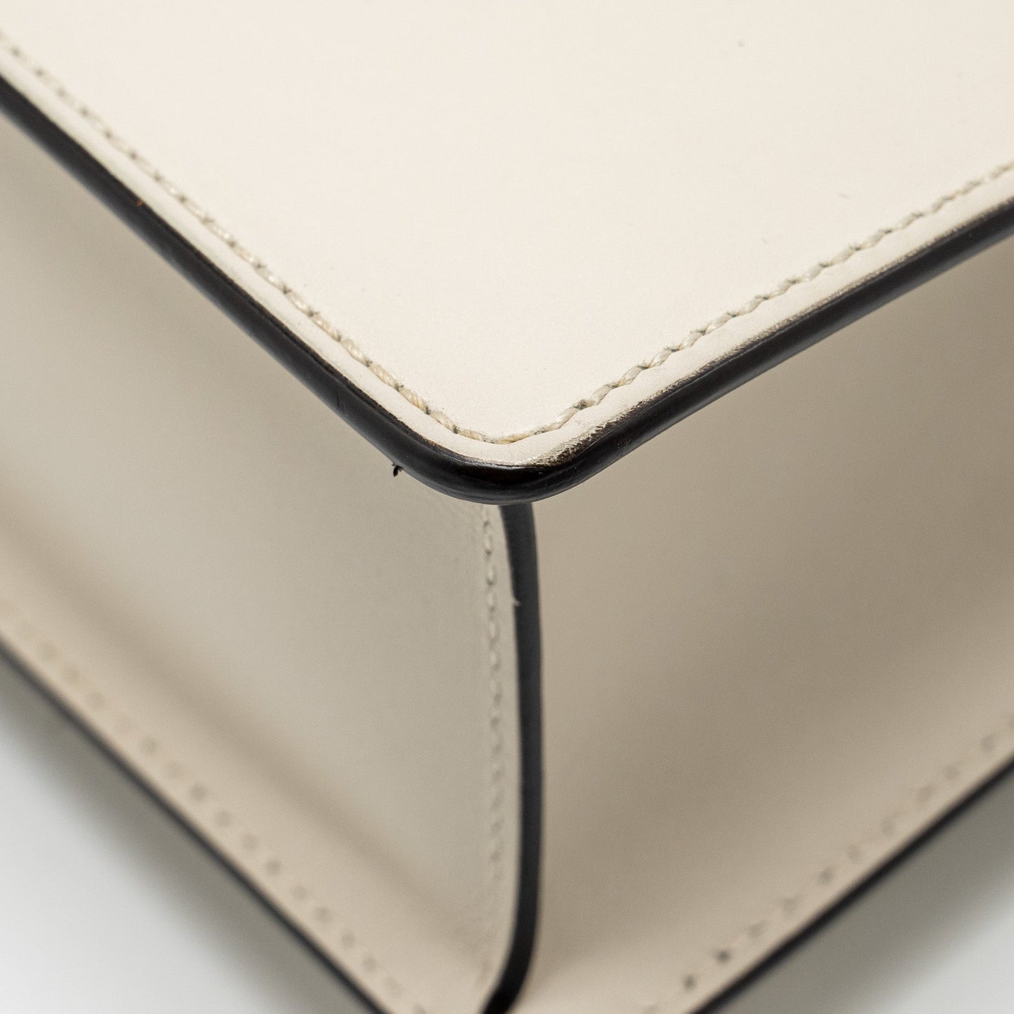 Gucci Medium Sylvie Bag calfskin white