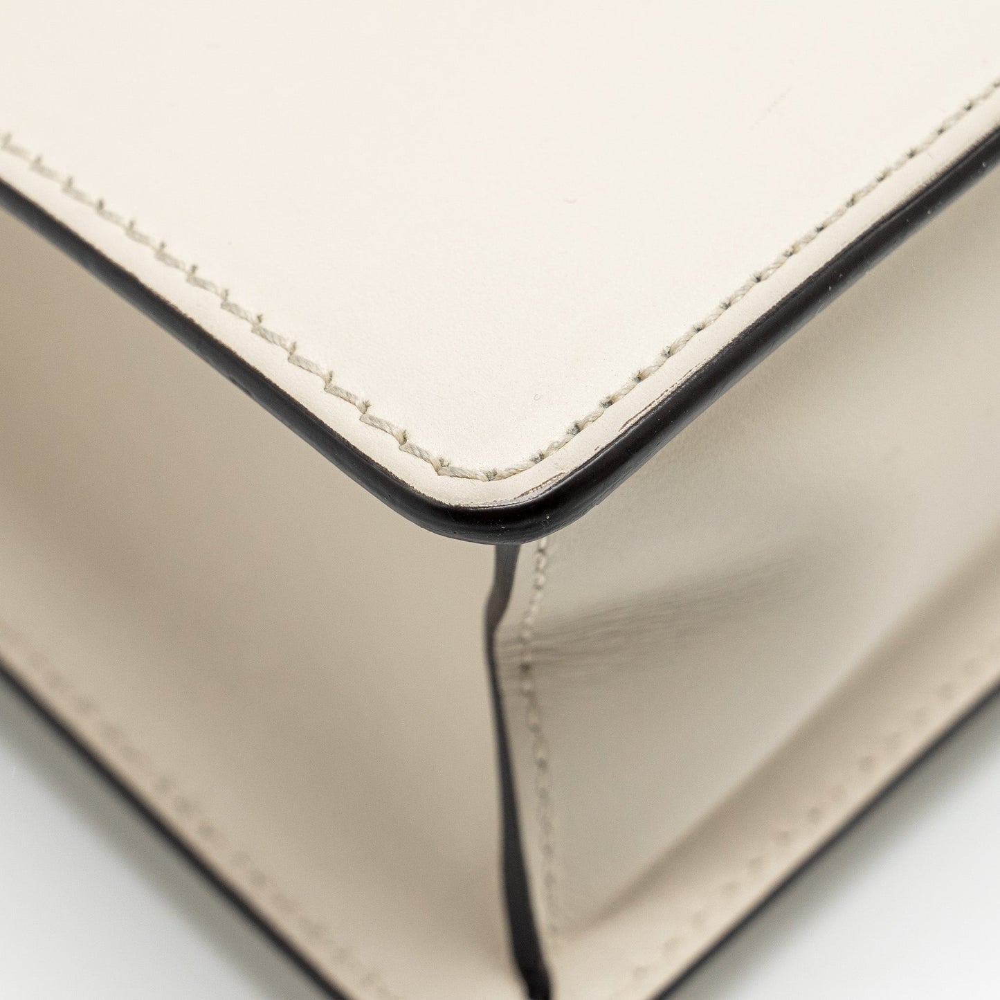 Gucci Medium Sylvie Bag calfskin white