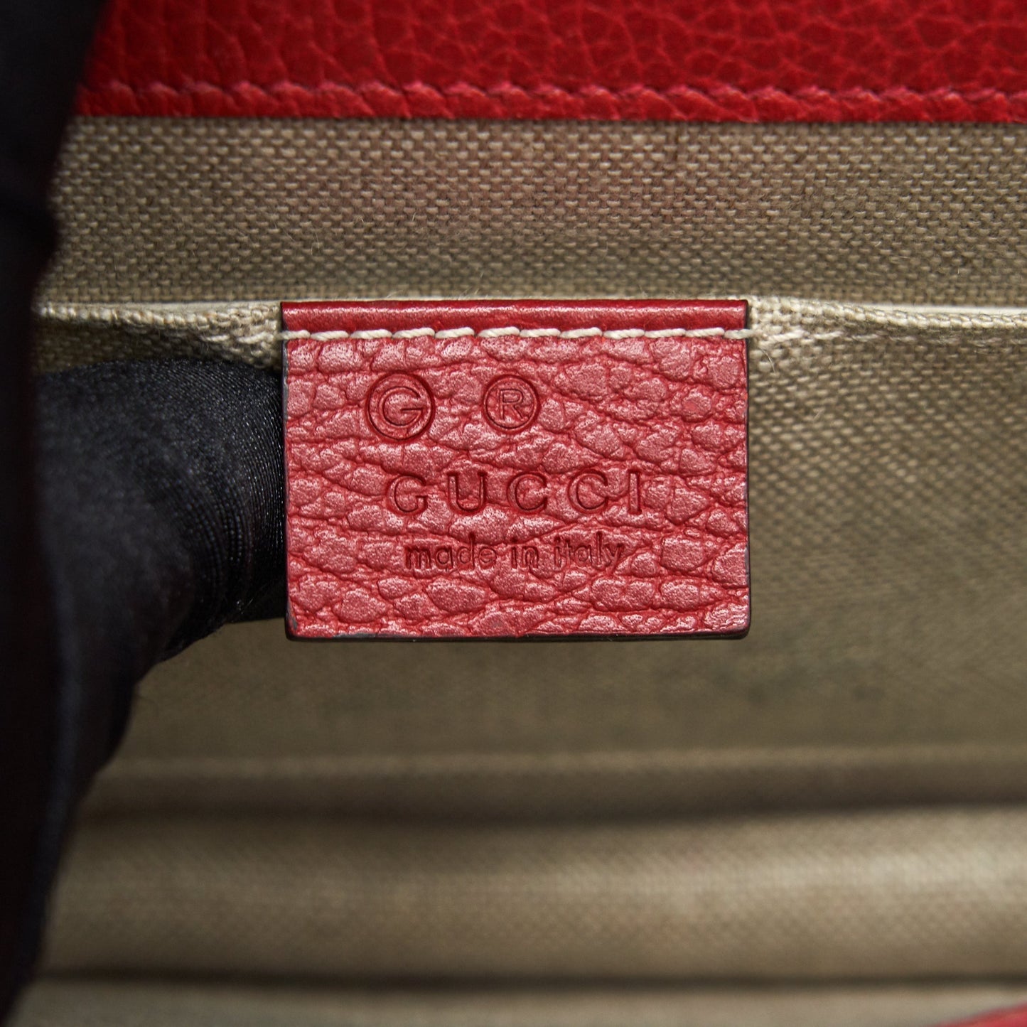 Gucci GG Interlocking Small Chain crossbody Bag Red with L