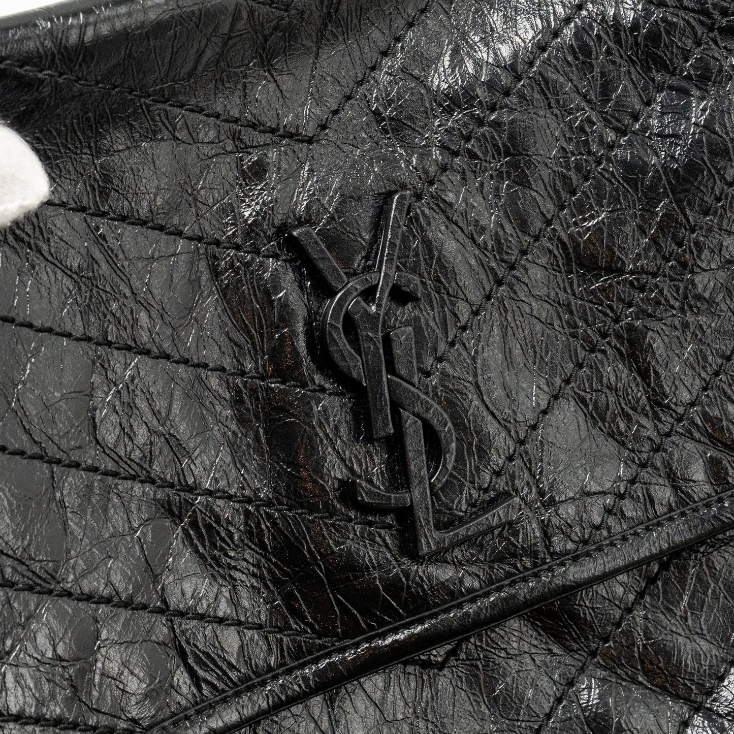 Saint Laurent/YSL Medium Niki Bag Vintage Calfskin Black SHW