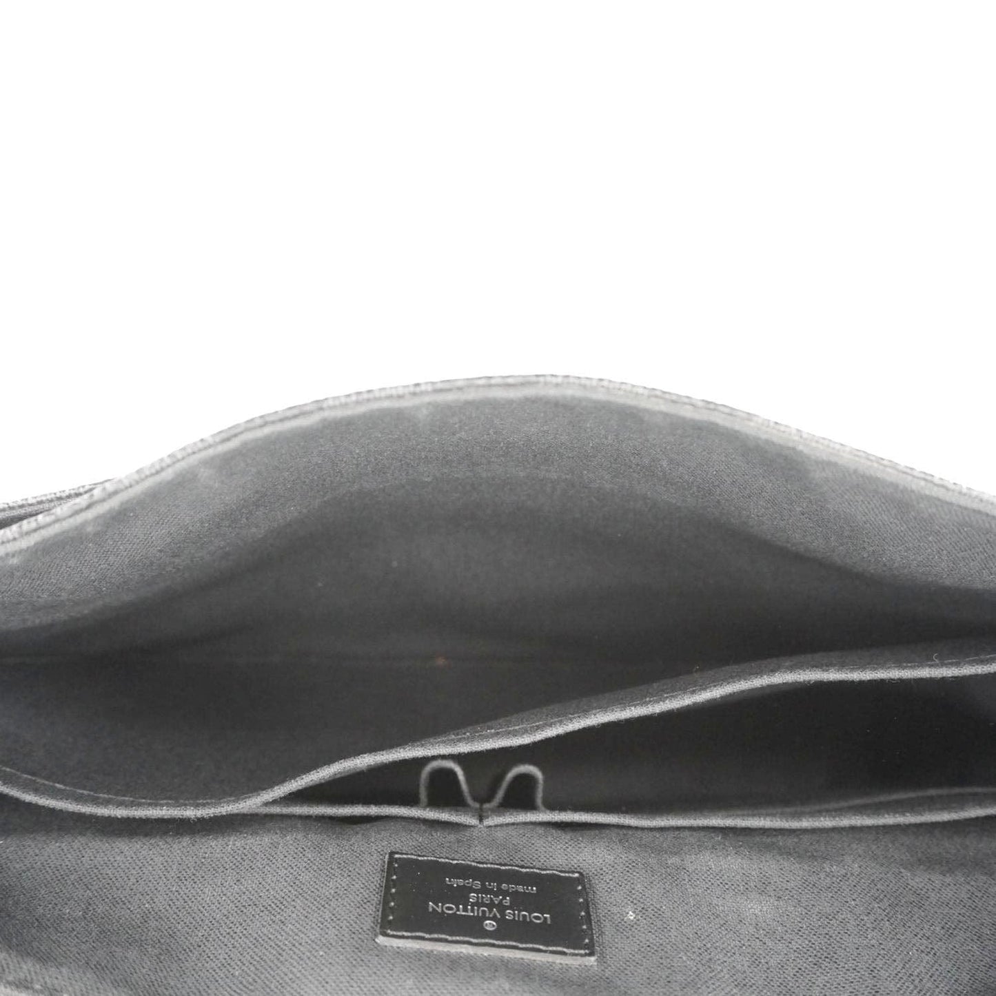 LOUIS VUITTON District Messenger Damier Graphite Messenger Bag Black
