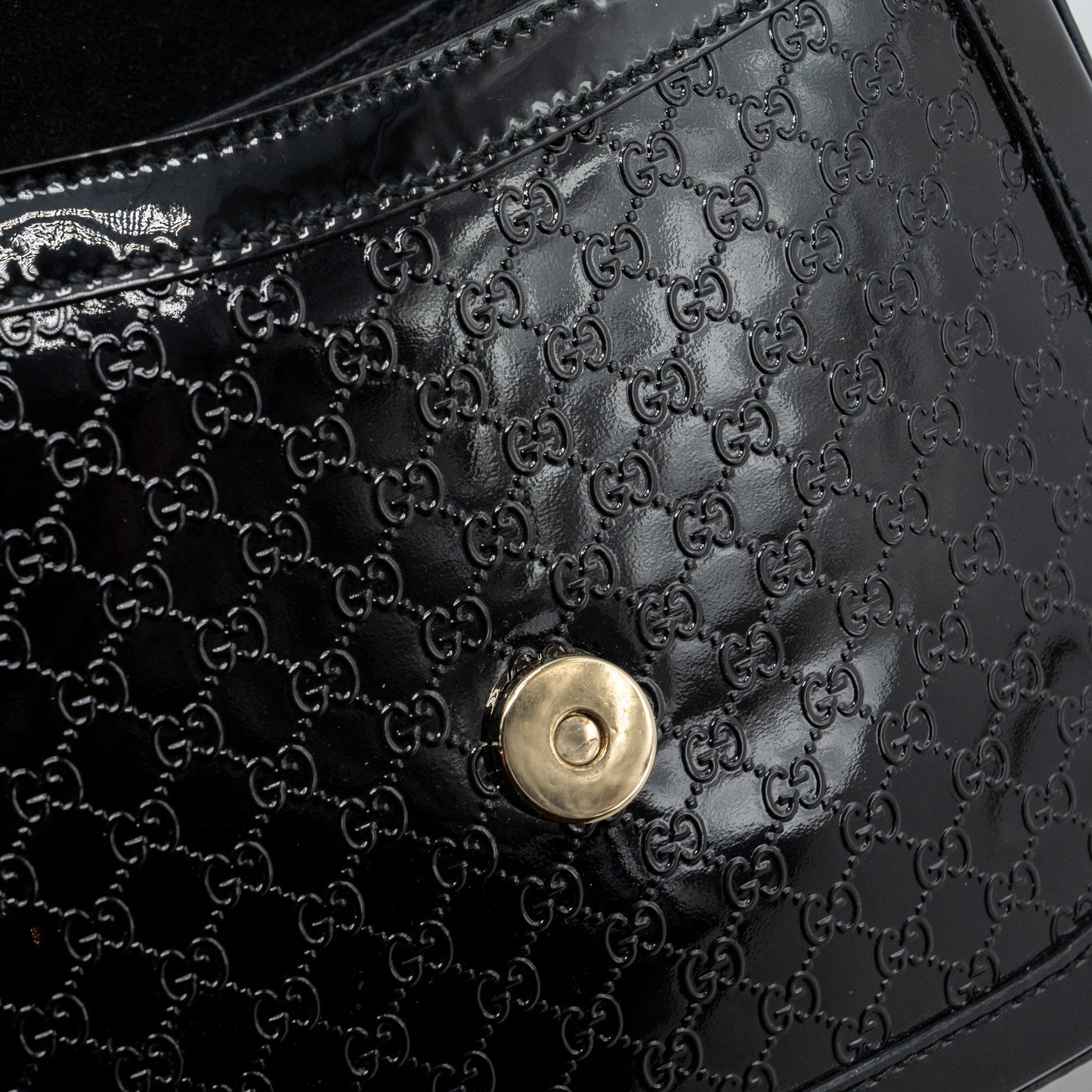 Gucci messenger crossbody bag patent black L