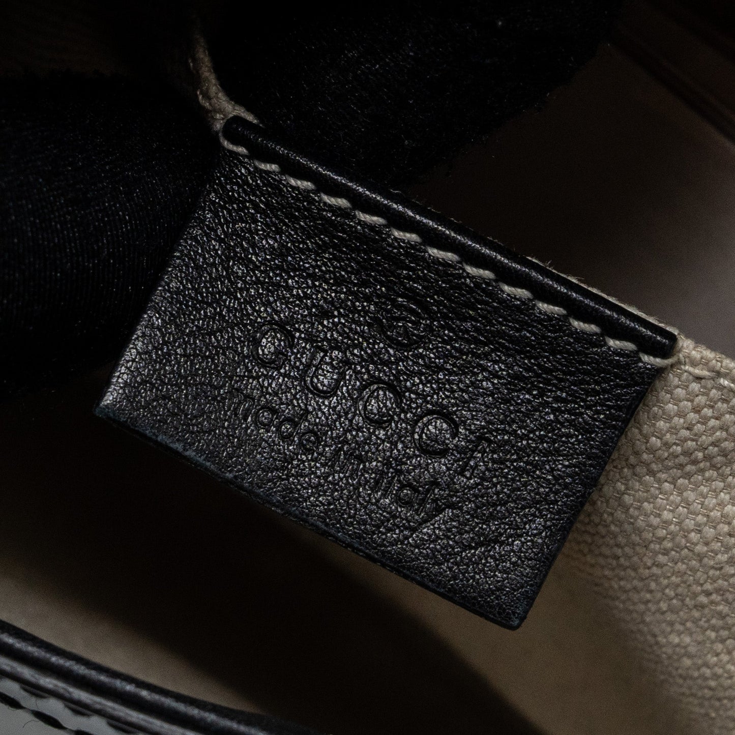 Gucci messenger crossbody bag patent black L