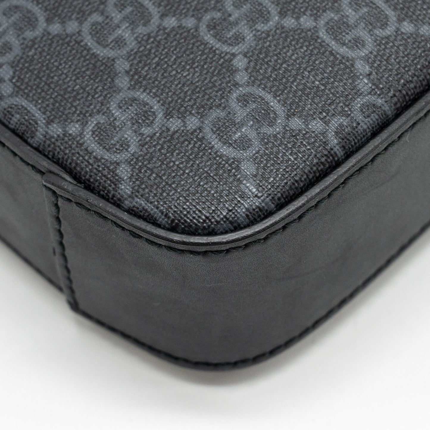 Gucci Pouch GG Supreme Canvas Black SHW