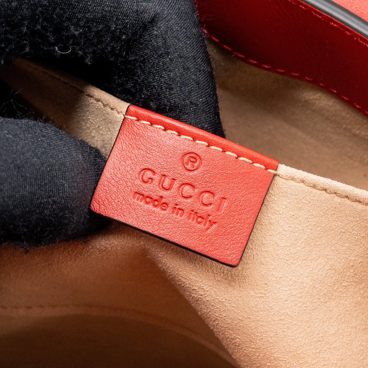 Gucci small Padlock shoulder bag GG supreme canvas red