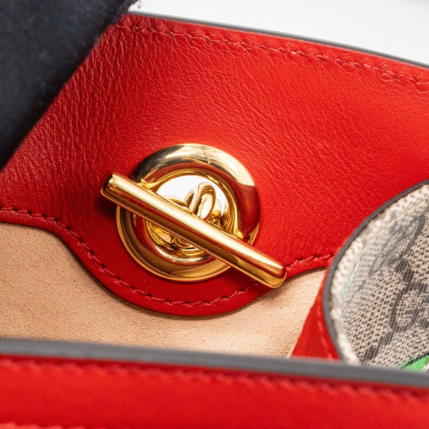 Gucci small Padlock shoulder bag GG supreme canvas red