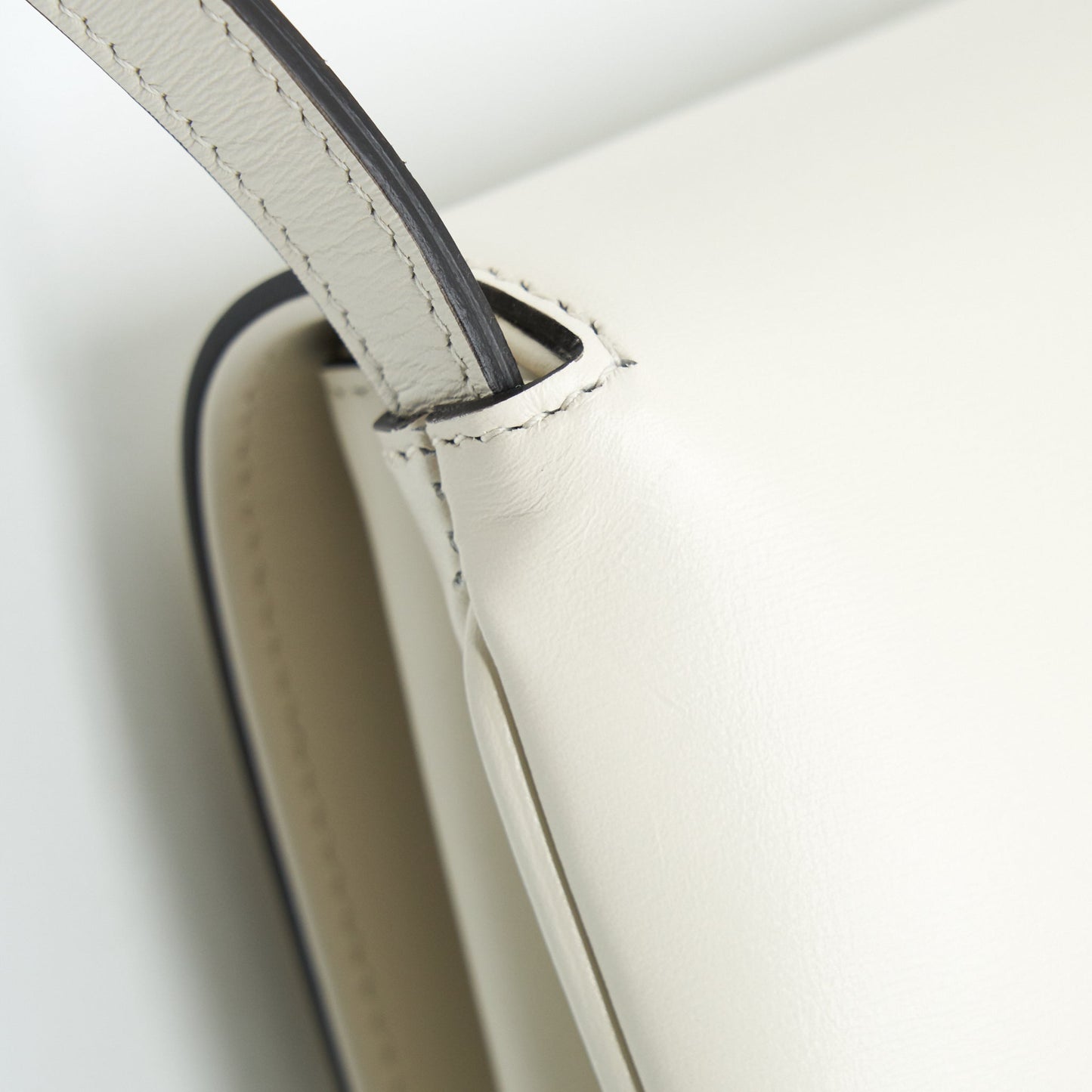 Gucci Small Arli Flap Bag Cream With