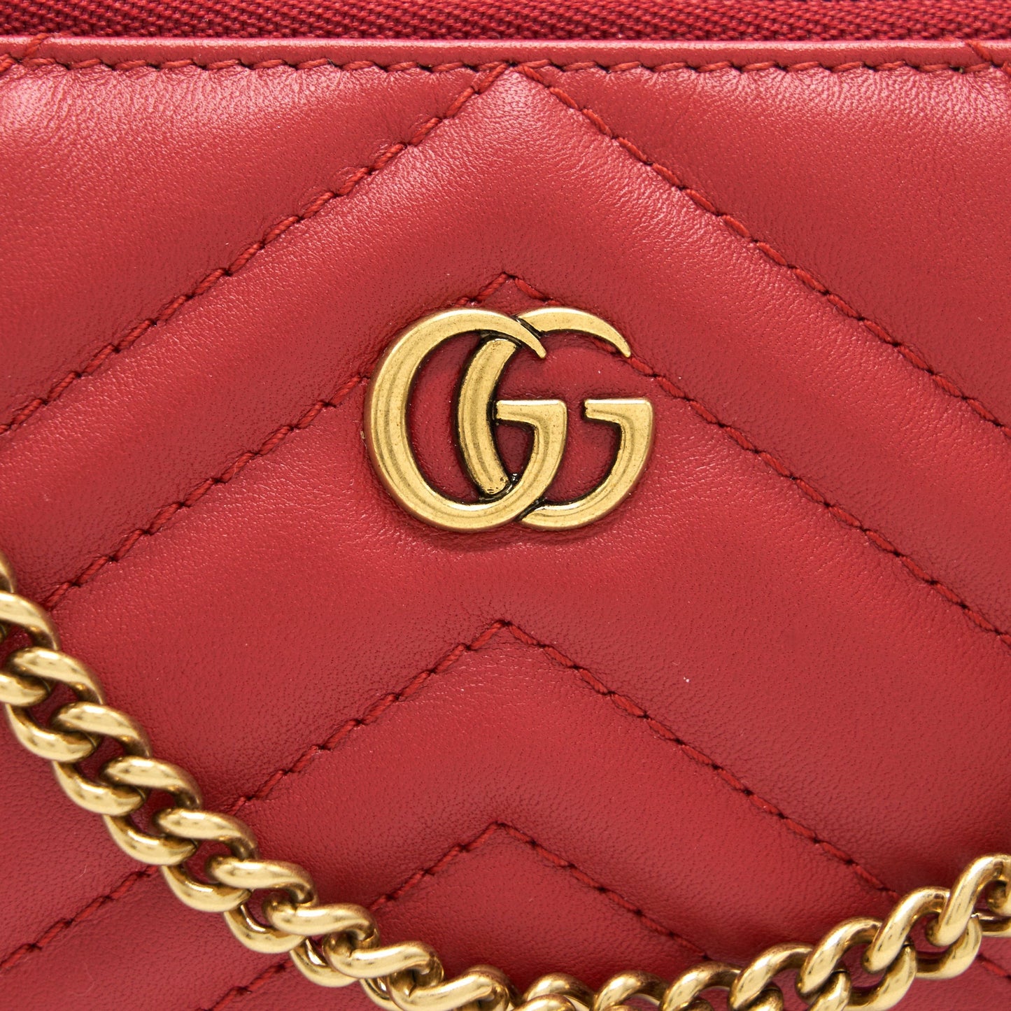 Gucci marmont mini pouch with chain red