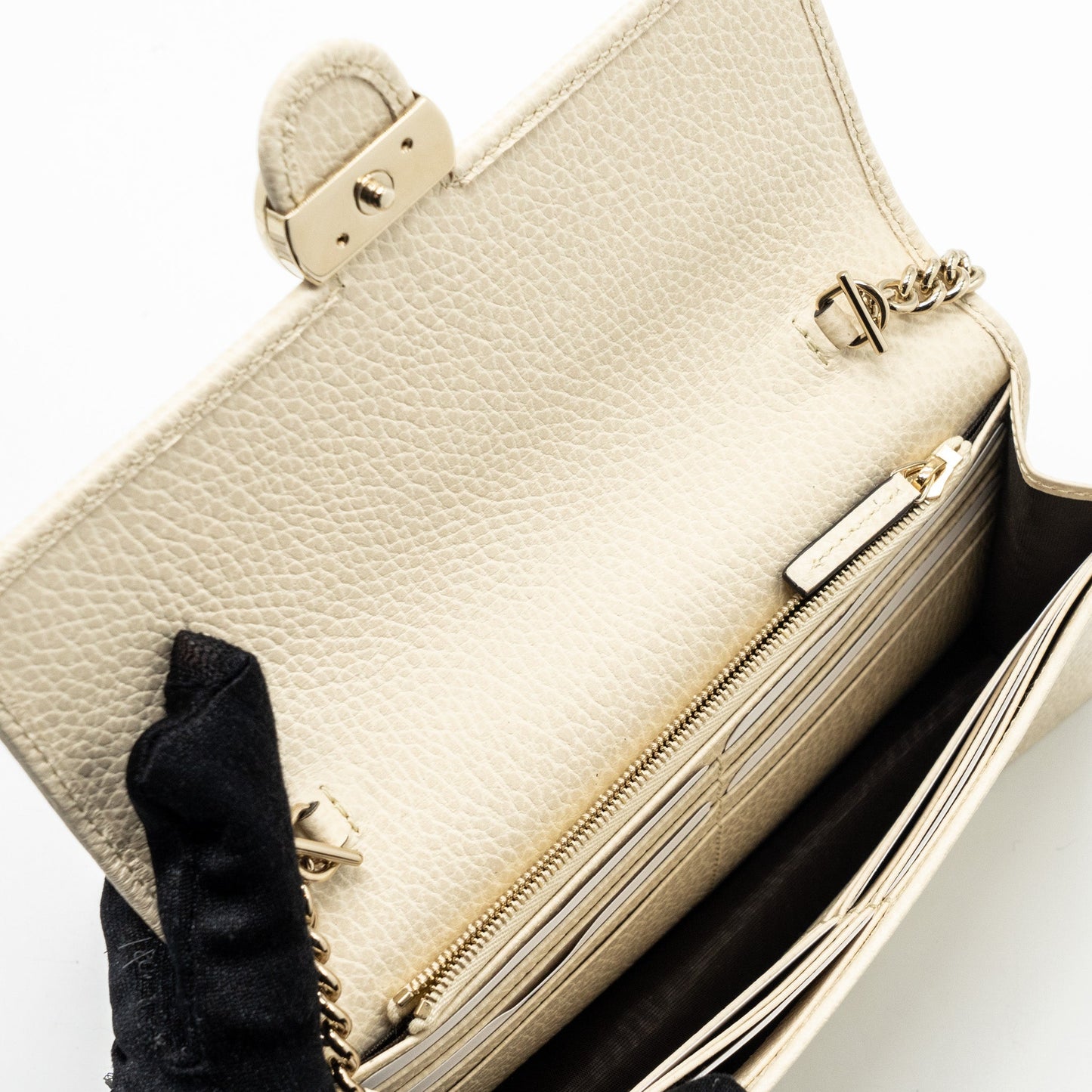 Gucci Interlocking G Crossbody Chain Bag Wallet leather White L