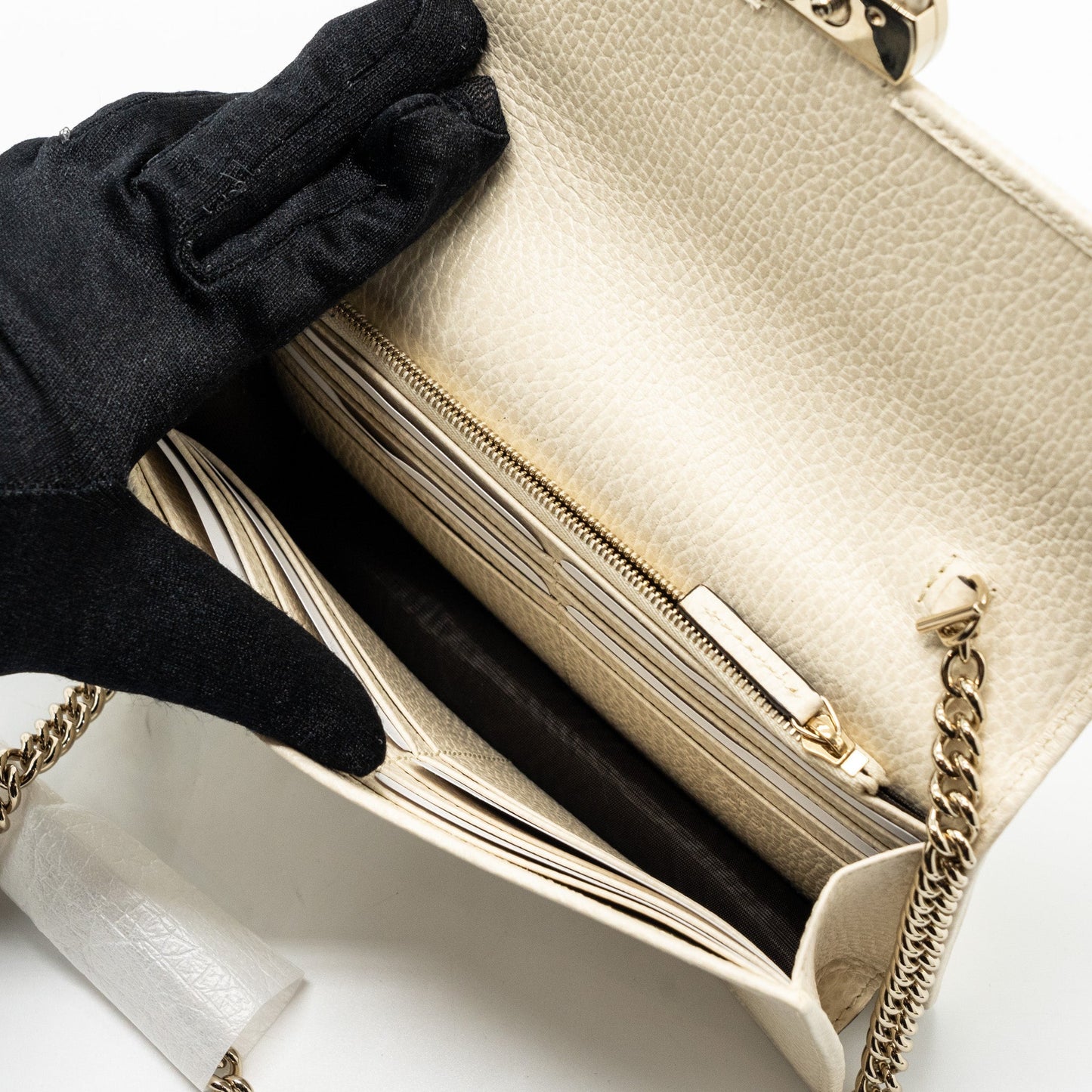 Gucci Interlocking G Crossbody Chain Bag Wallet leather White L