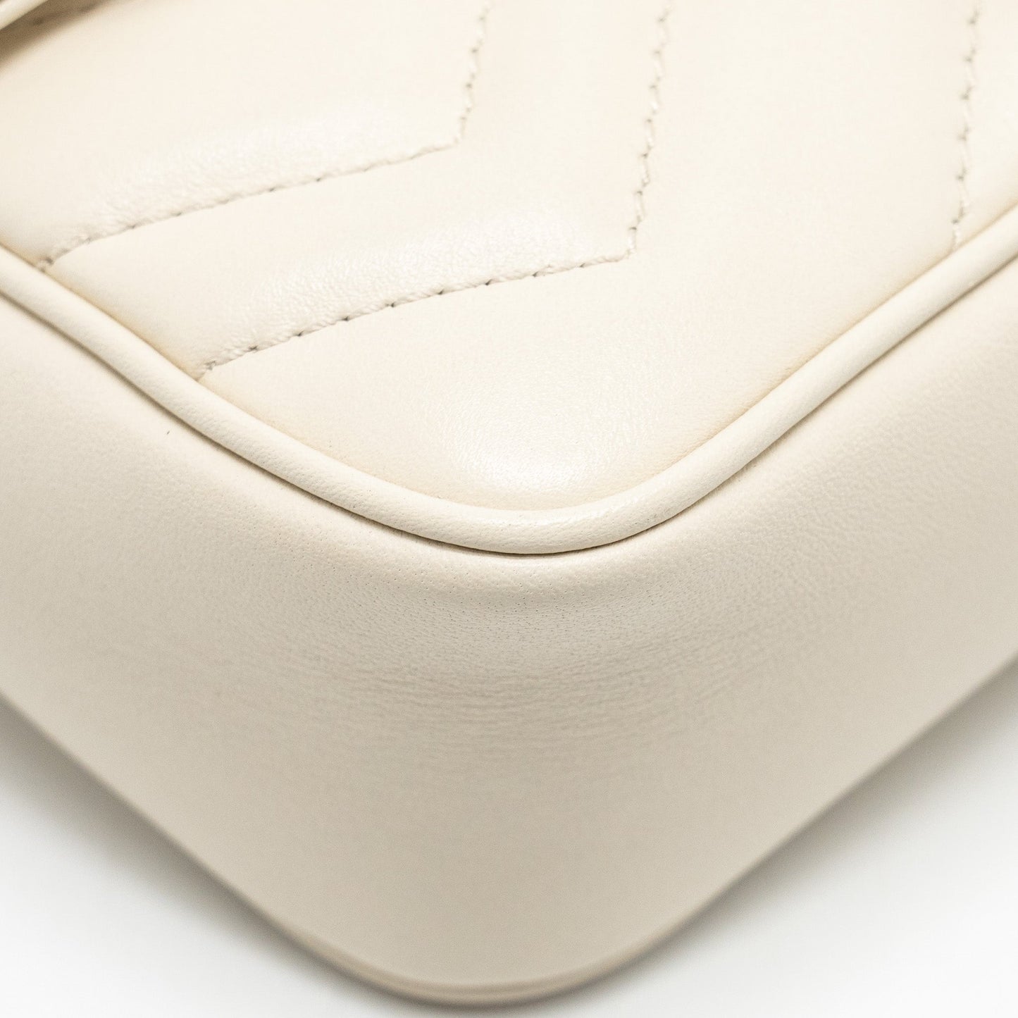 Gucci GG Marmont Super Mini Calfskin White