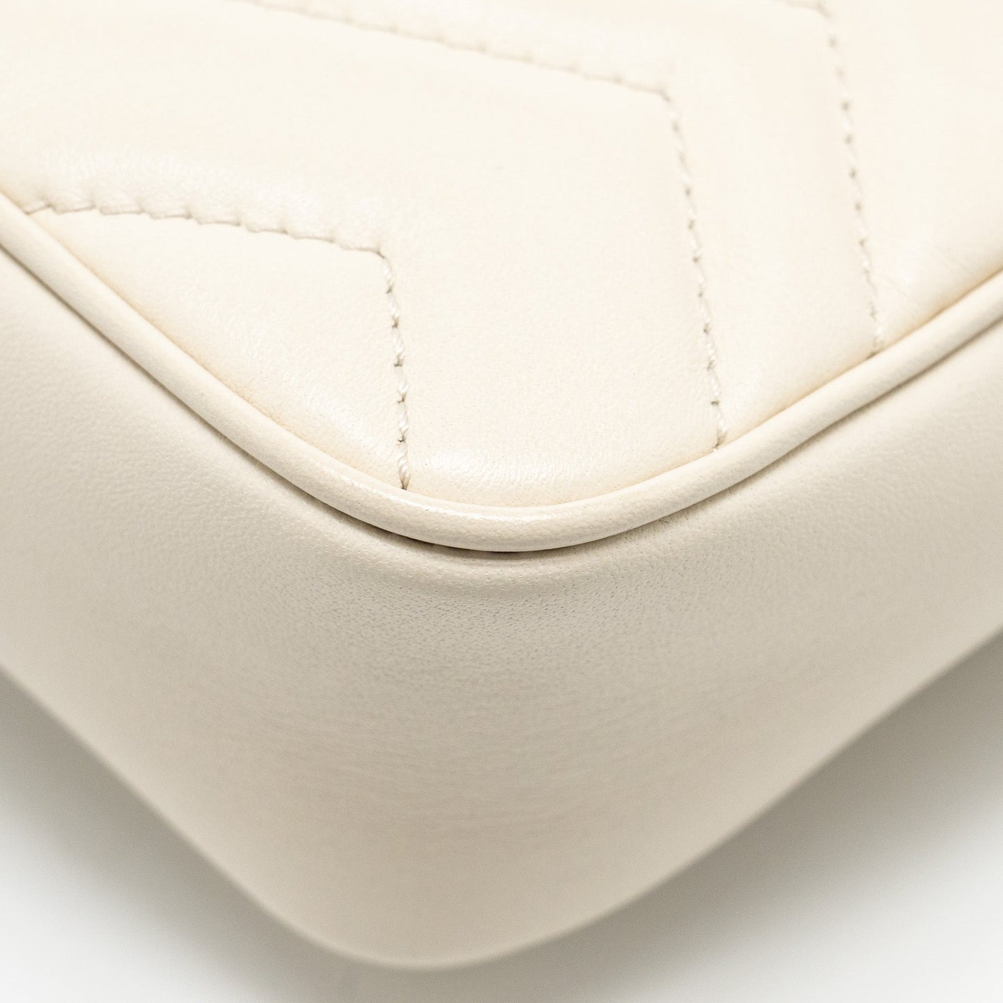 Gucci GG Marmont Super Mini Calfskin White