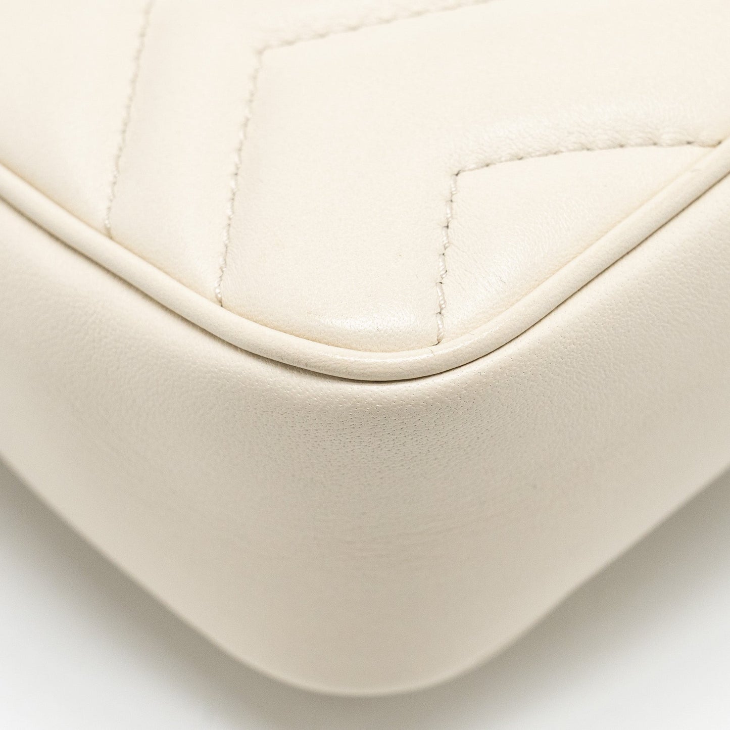 Gucci GG Marmont Super Mini Calfskin White