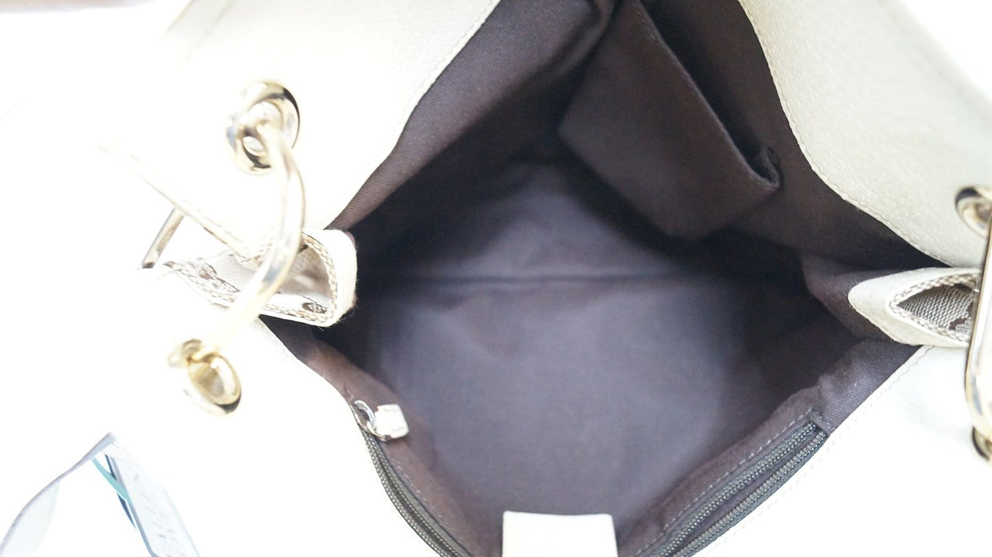 GUCCI GG Canvas Messenger Bag 120841