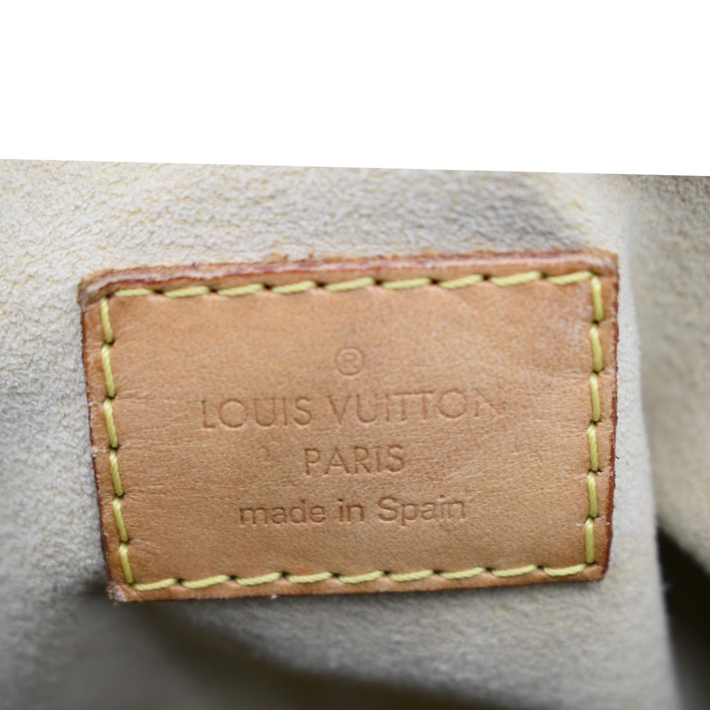 LOUIS VUITTON Artsy MM Monogram Canvas Hobo Bag Brown