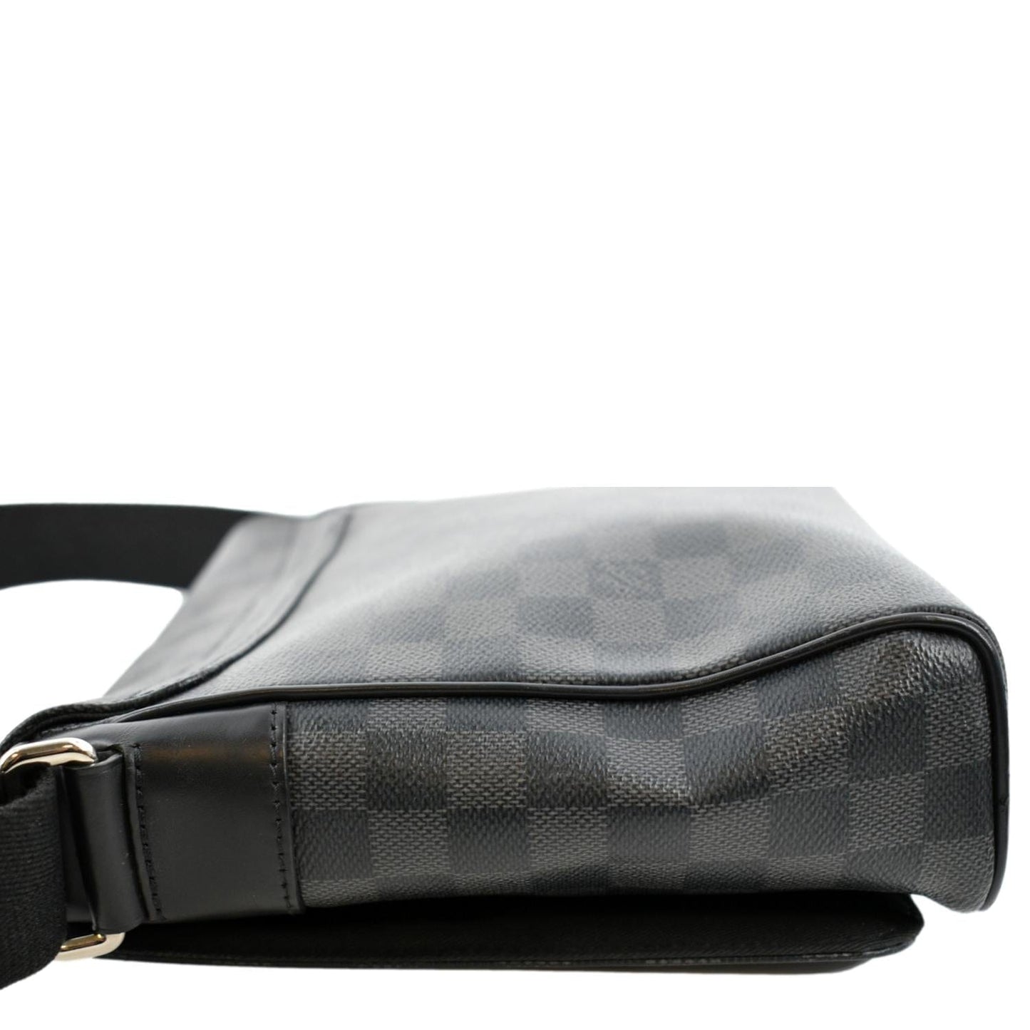 LOUIS VUITTON District PM Damier Graphite Messenger Bag Black