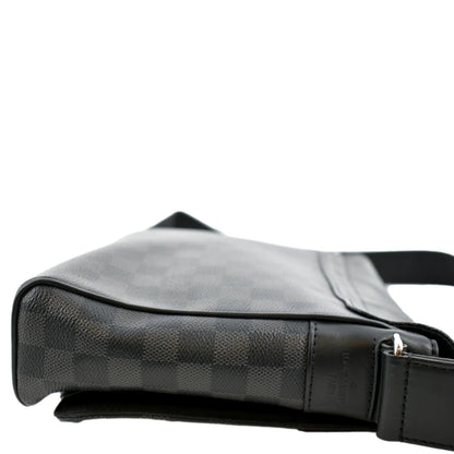 LOUIS VUITTON District PM Damier Graphite Messenger Bag Black