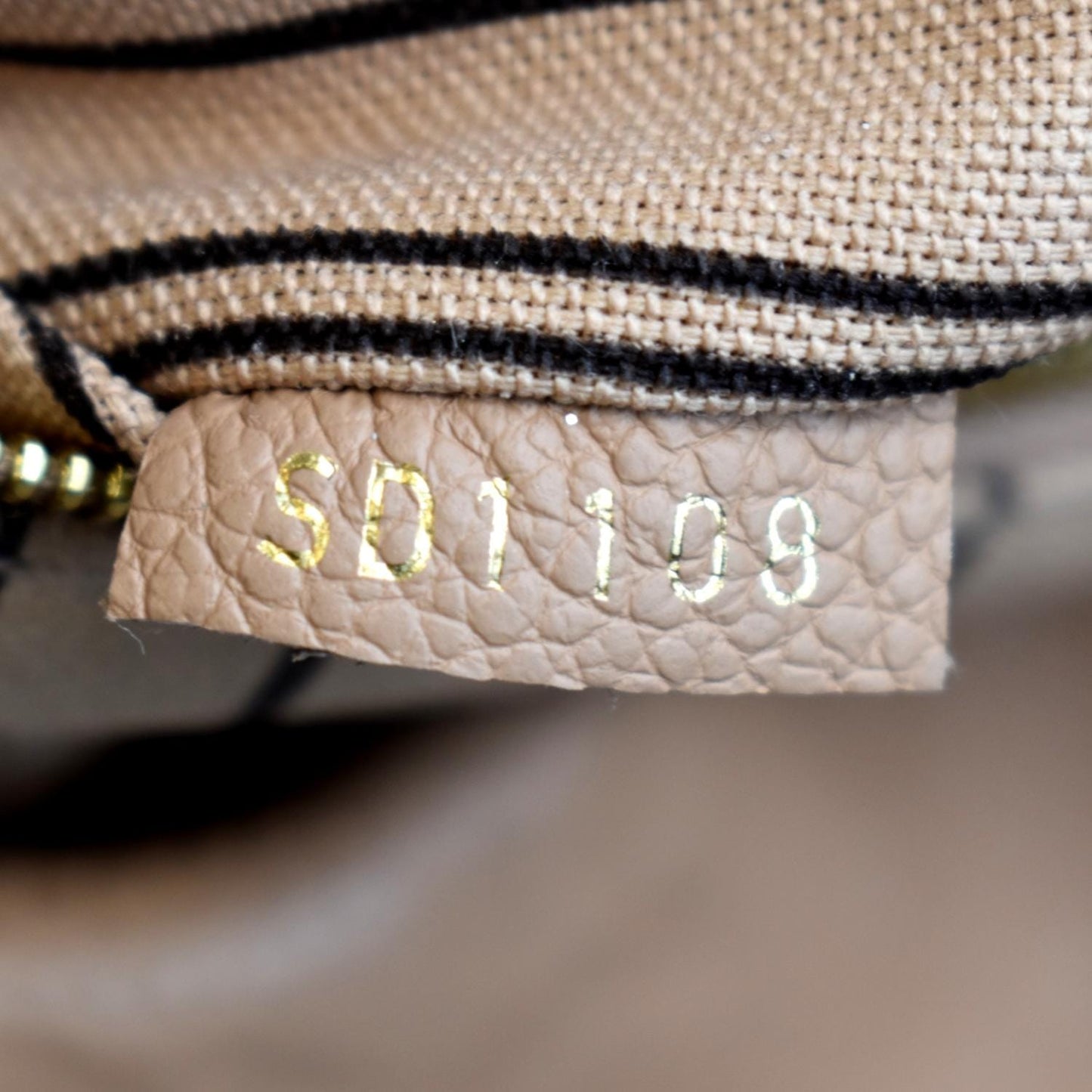 LOUIS VUITTON Artsy MM Empreinte Leather Hobo Bag Camel