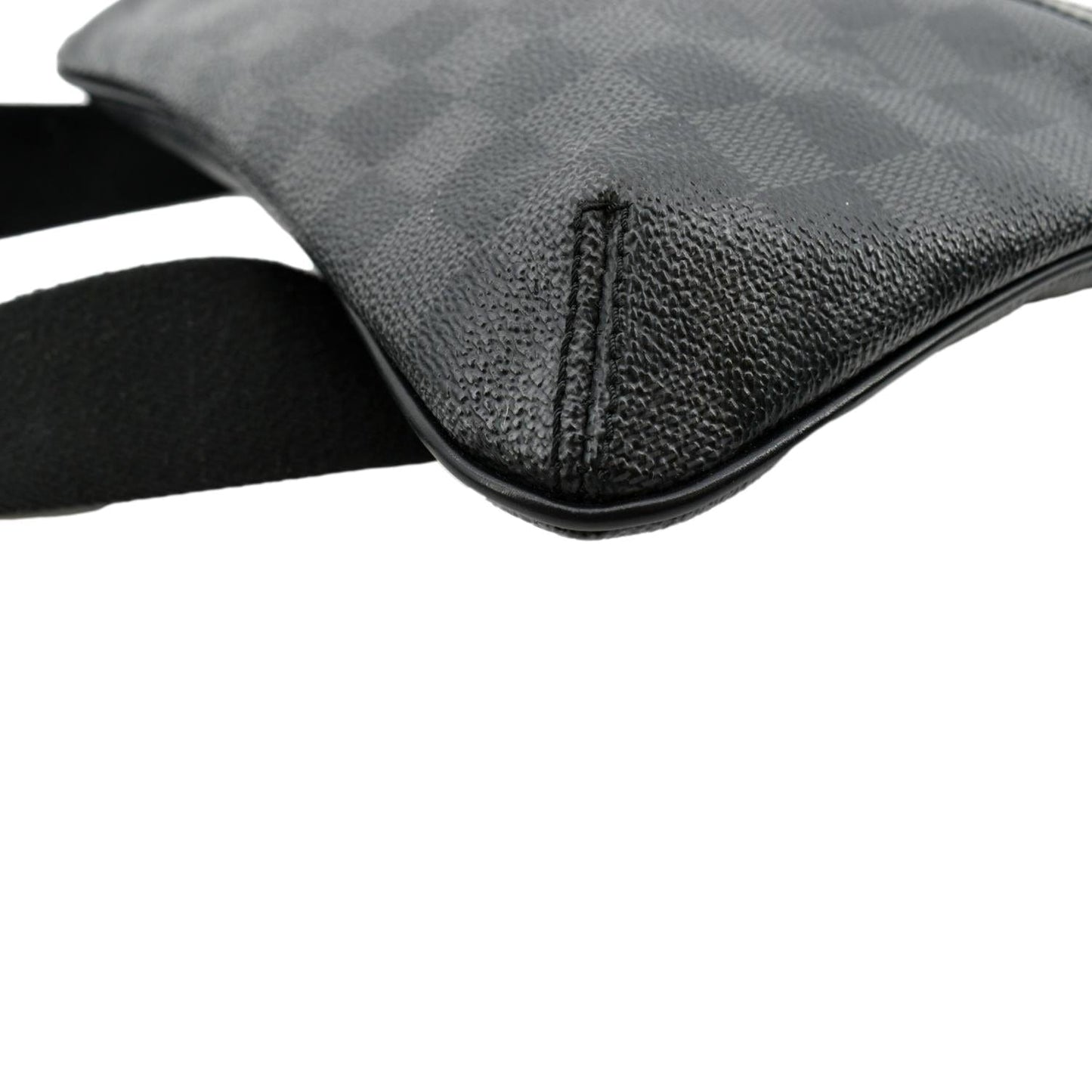 LOUIS VUITTON Bosphore Pochette Damier Graphite Messenger Bag Black
