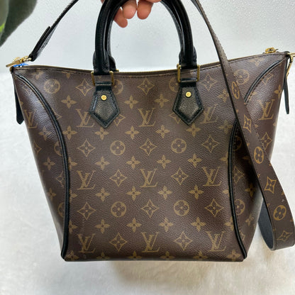 Handbag Designer By Louis Vuitton  Size: Large