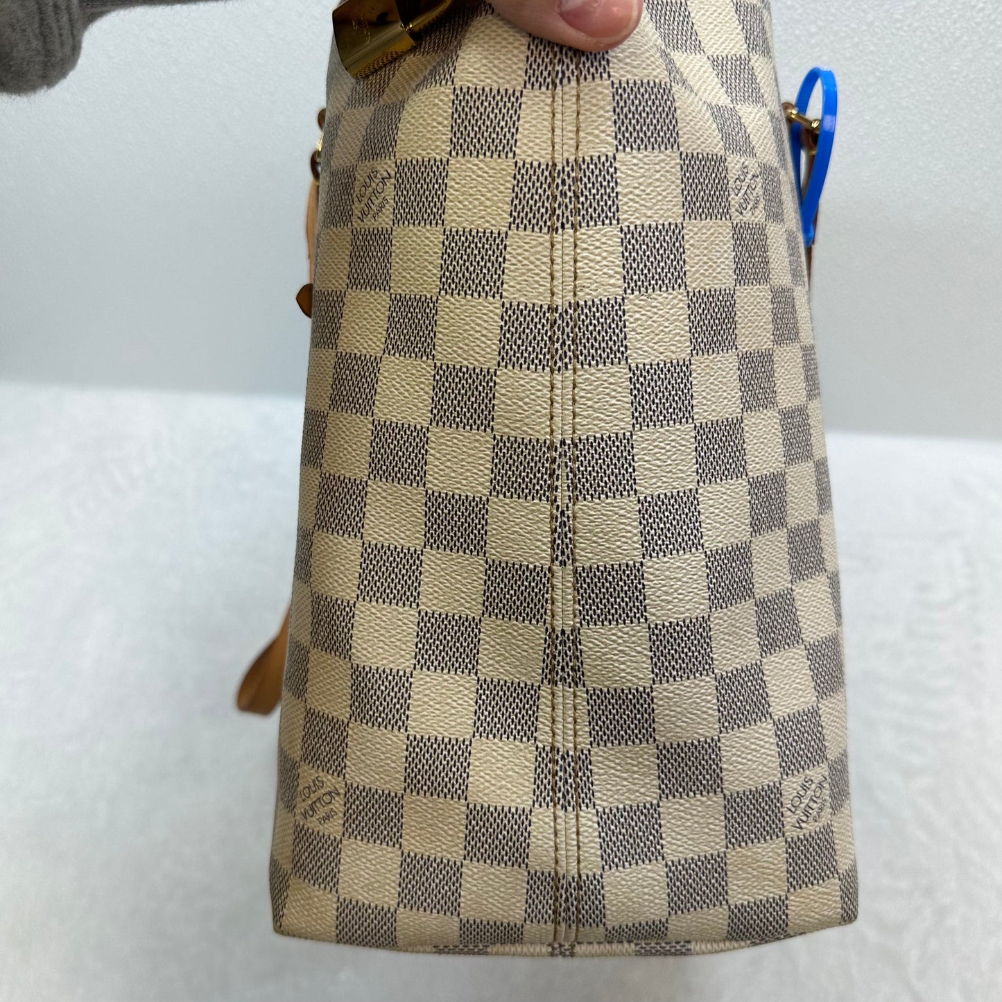 Handbag Designer By Louis Vuitton  Size: Large