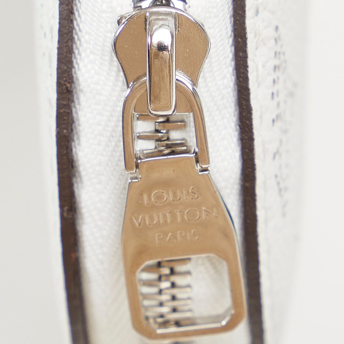 LOUIS VUITTON Mahina Gradient Bella Bucket Bag