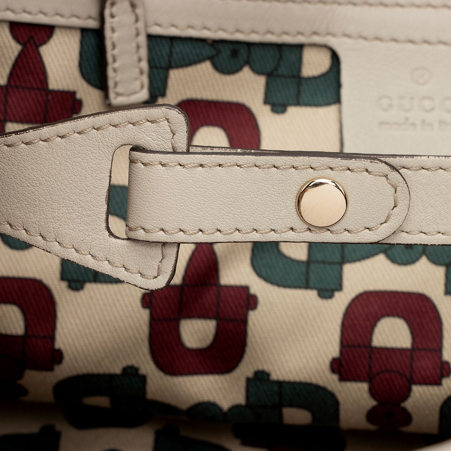 Gucci Guccissima Leather Pelham Small Shoulder Bag (SHF-qiecoD)