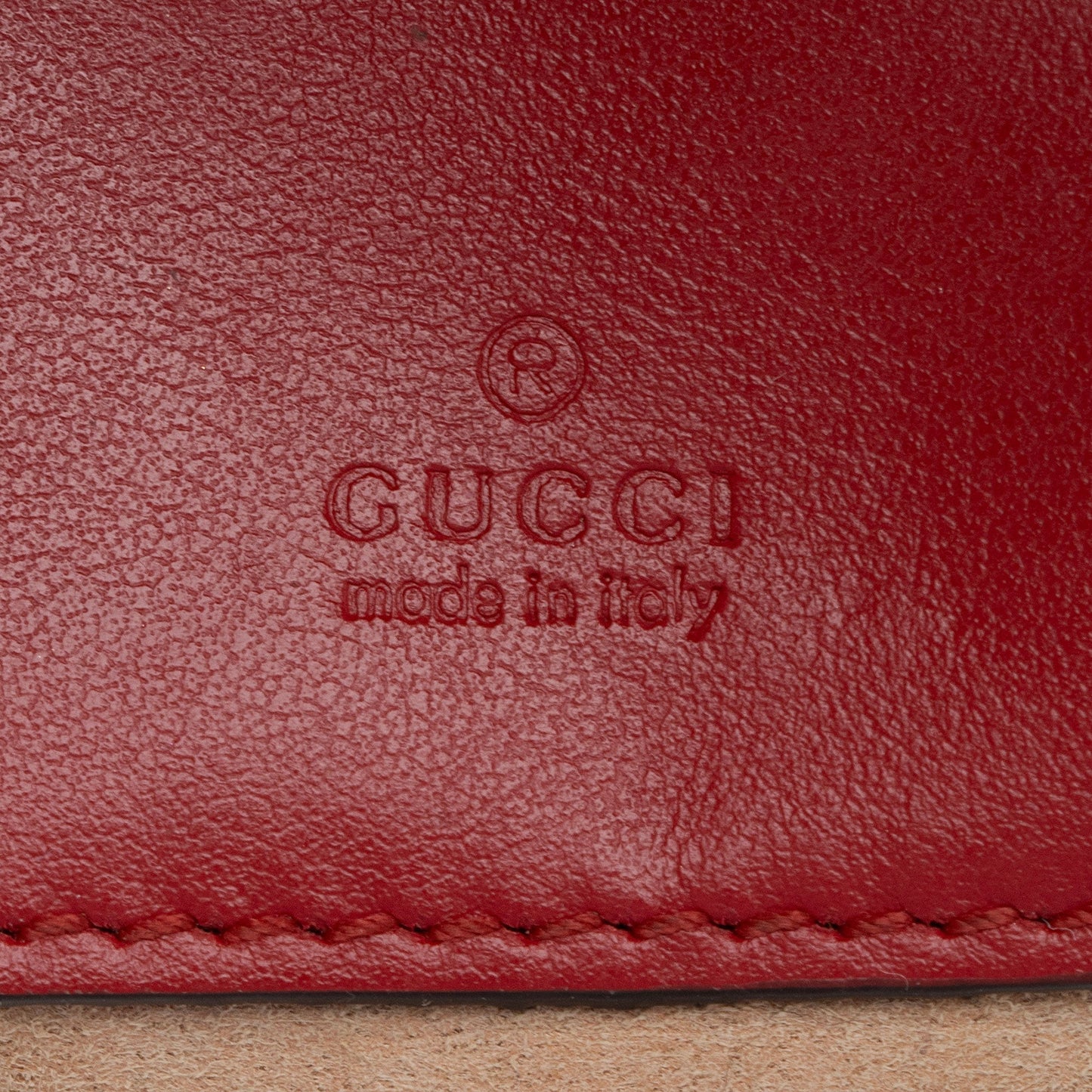 Gucci Matelasse Leather GG Marmont Mini Bucket Bag (SHF-T9mlN1)