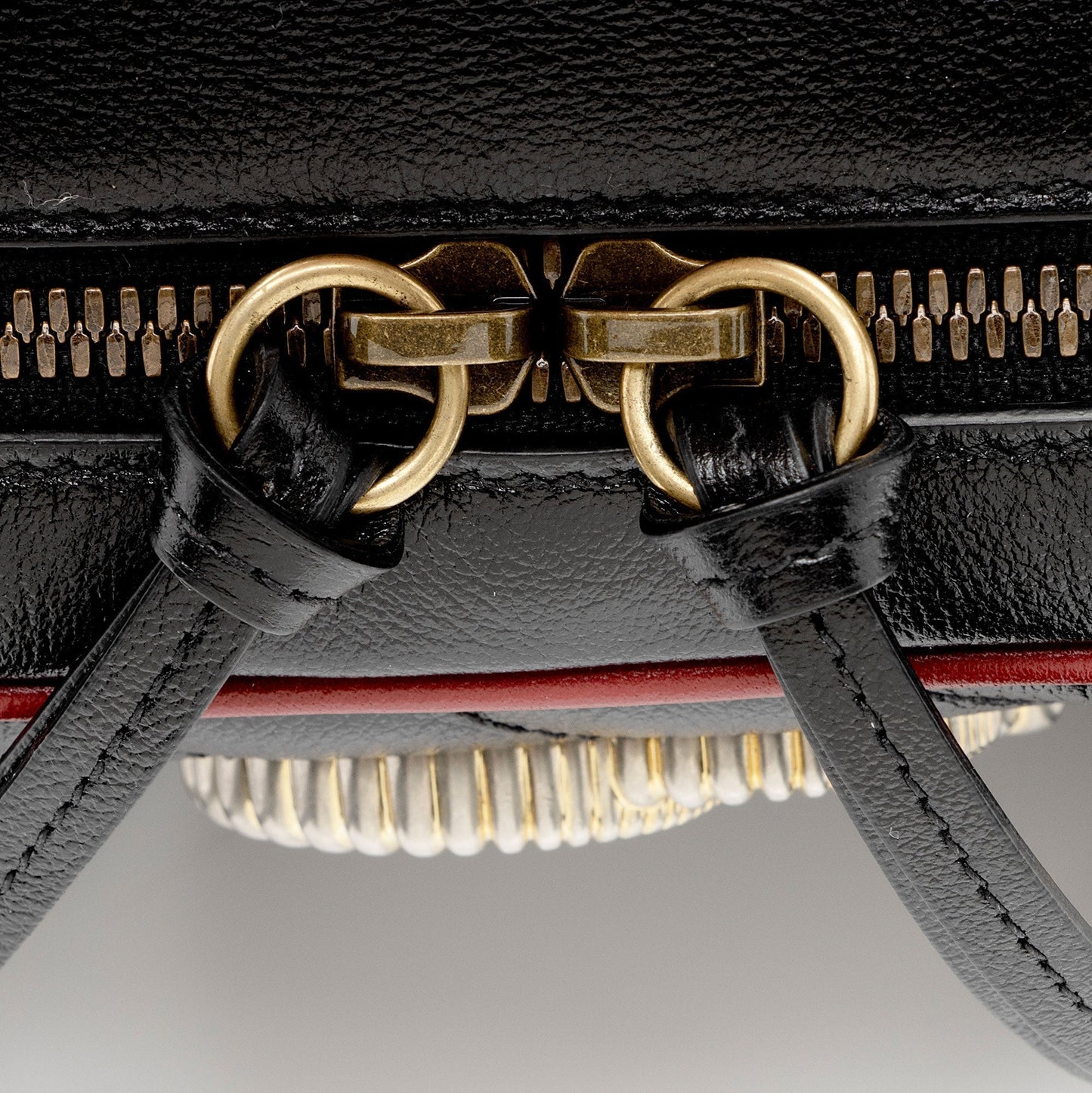 Gucci Matelasse Leather Torchon GG Marmont Bamboo Top Handle Bag (SHF-8zPXp4)
