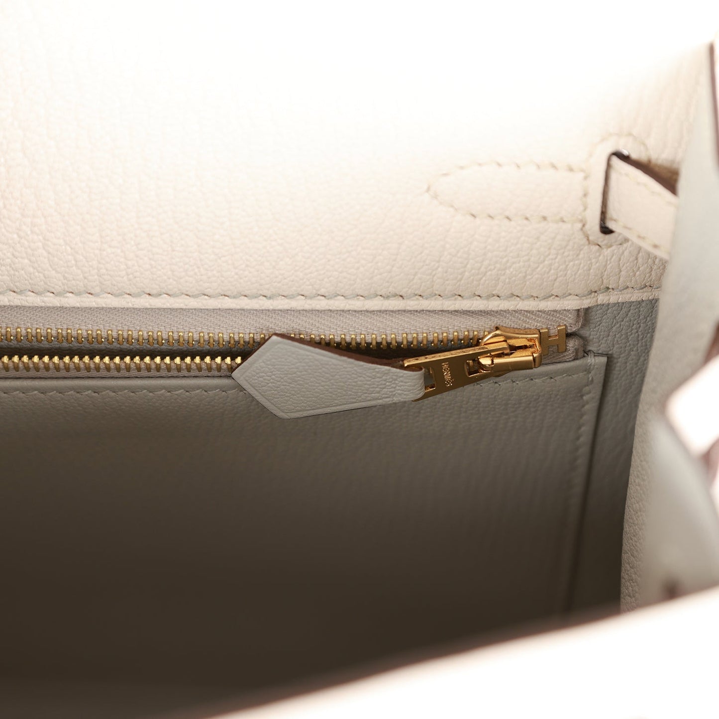 Hermes Special Order (HSS) Kelly Sellier 25 Nata Verso Chevre Gold Hardware