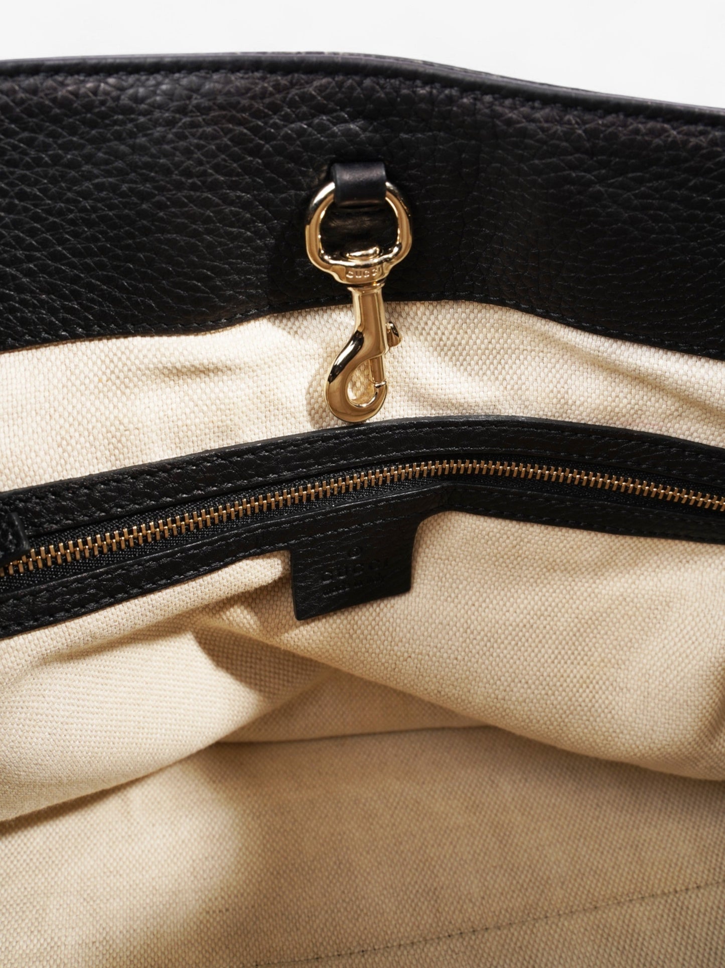 Gucci Soho Chain Tote Black Grained Leather Medium