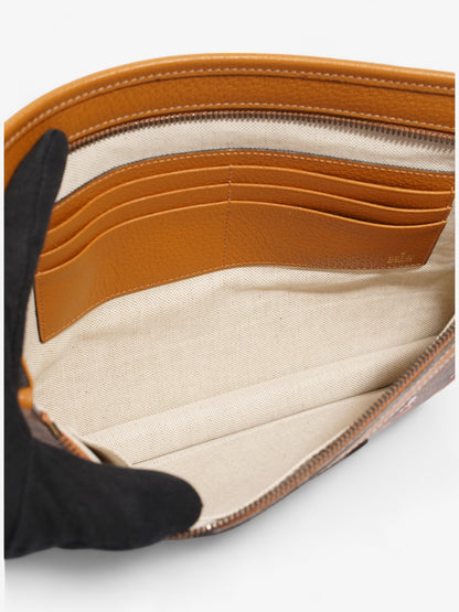 Gucci x Disney Clutch GG Supreme / Tan Coated Canvas