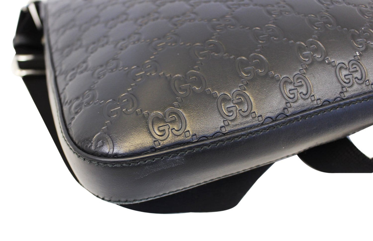Gucci GG Signature Leather Black Messenger Bag 406408