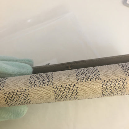 LOUIS VUITTON Wallet in White Canvas
