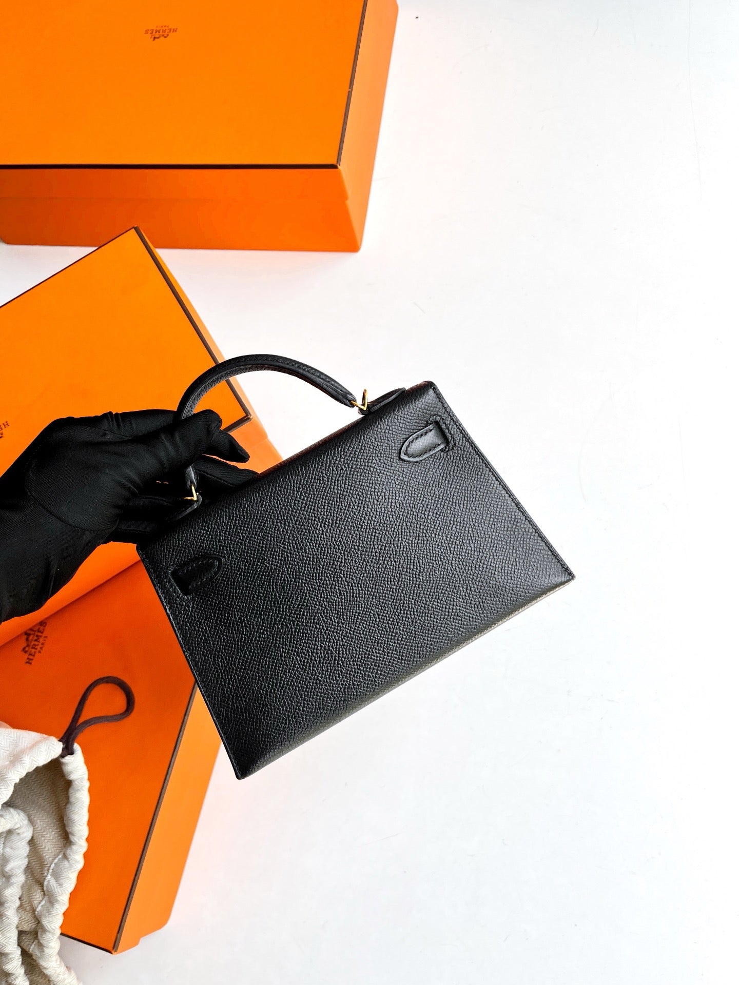 Pre-owned Hermes Mini Kelly, Noir Epsom, Golden hw, 2017, w/ dust bag, strap.