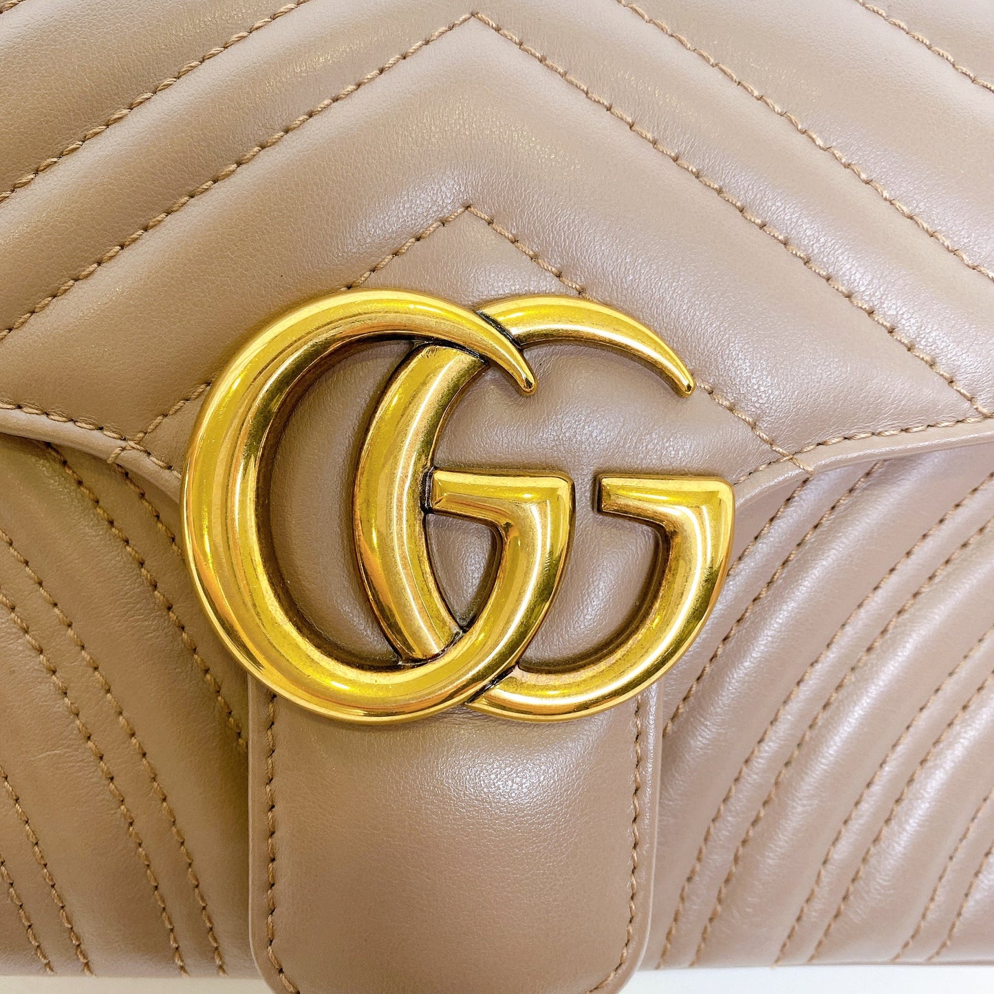 GUCCI MARMONT SMALL IN BEIGE