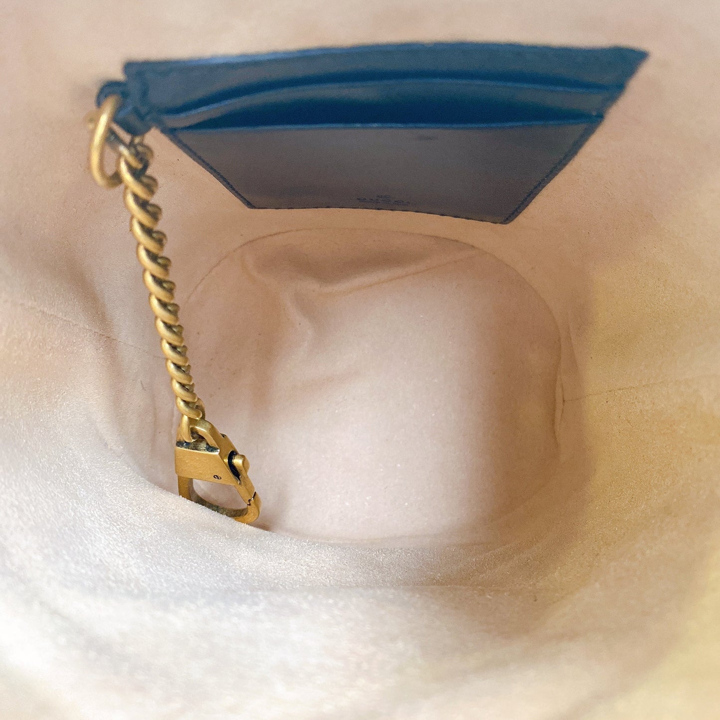 GUCCI MARMONT BUCKET BLACK