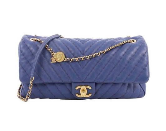 CHANEL CHEVRON MEDALLION CHARM FLAP BAG-HS