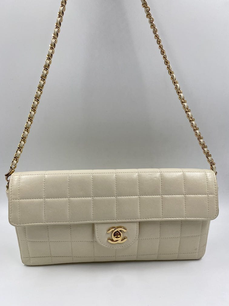 Chanel Flap Leather Gold Shoulder Bag 3