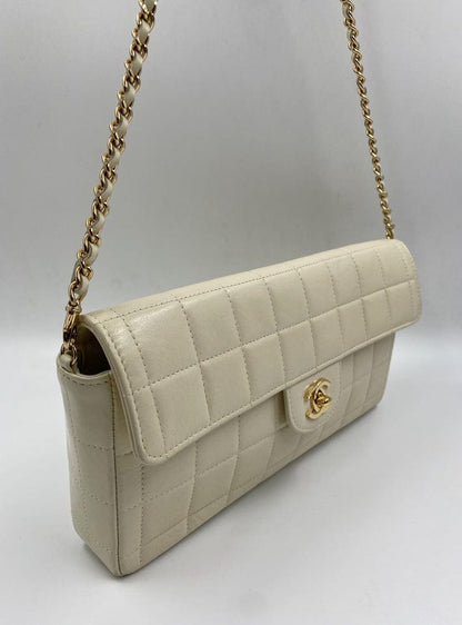 Chanel Flap Leather Gold Shoulder Bag 3