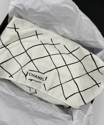 Chanel Classic Flap Medium Lambskin Gold Shoulder Bag 3