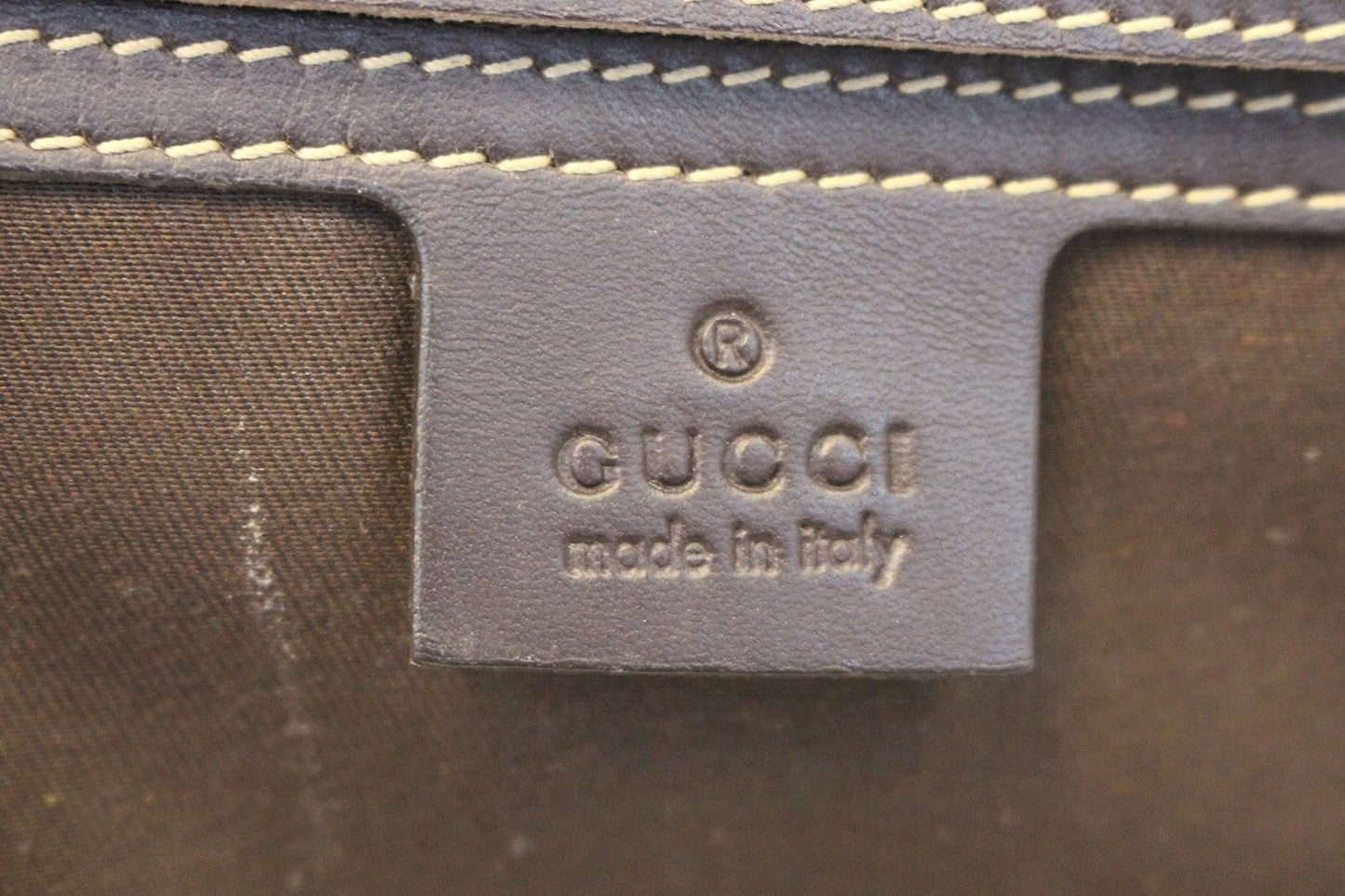 GUCCI GG Supreme Canvas Medium Messenger Bag