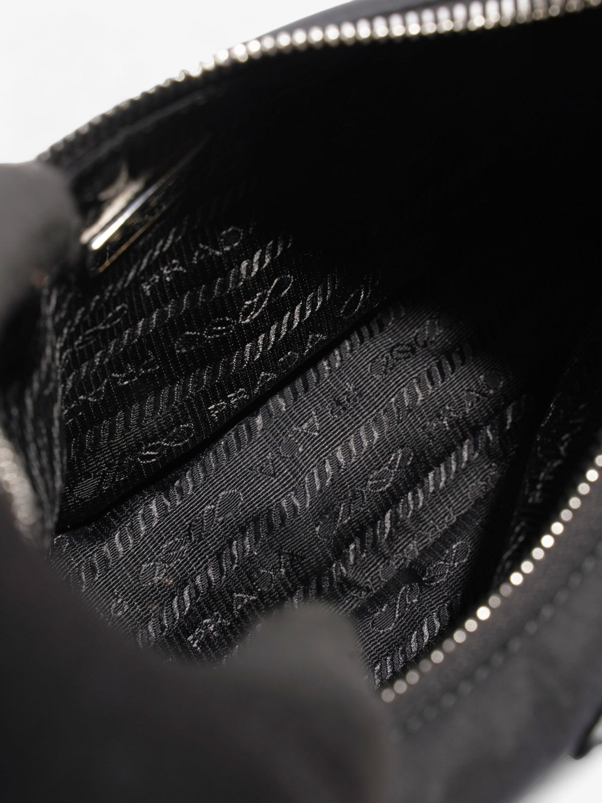 Prada Re-Edition 2005 Black Re Nylon